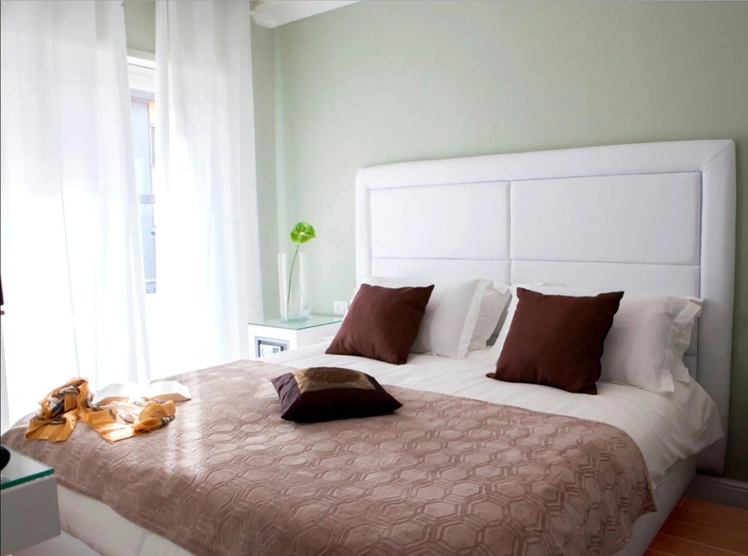 Photo of the whole room, Bed in Bougainvillea Relais