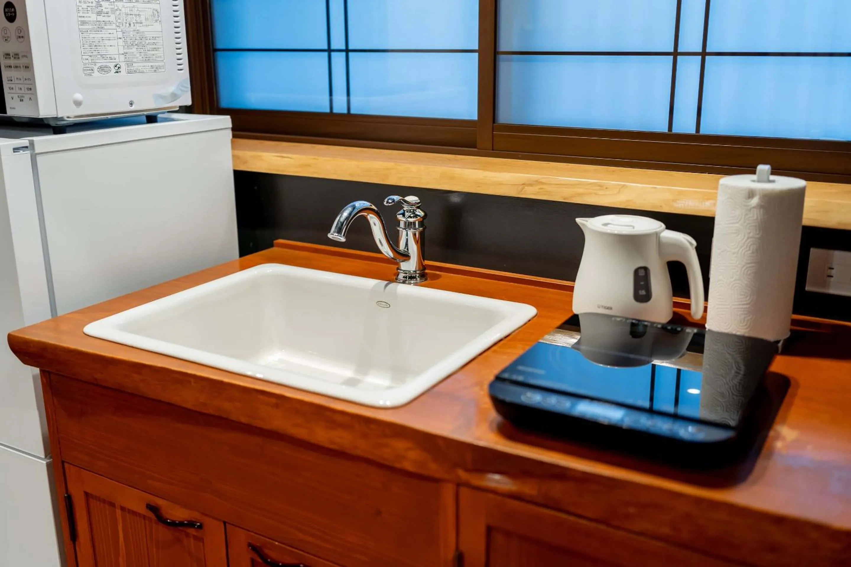 Kitchen or kitchenette in RESI STAY Palace Gate