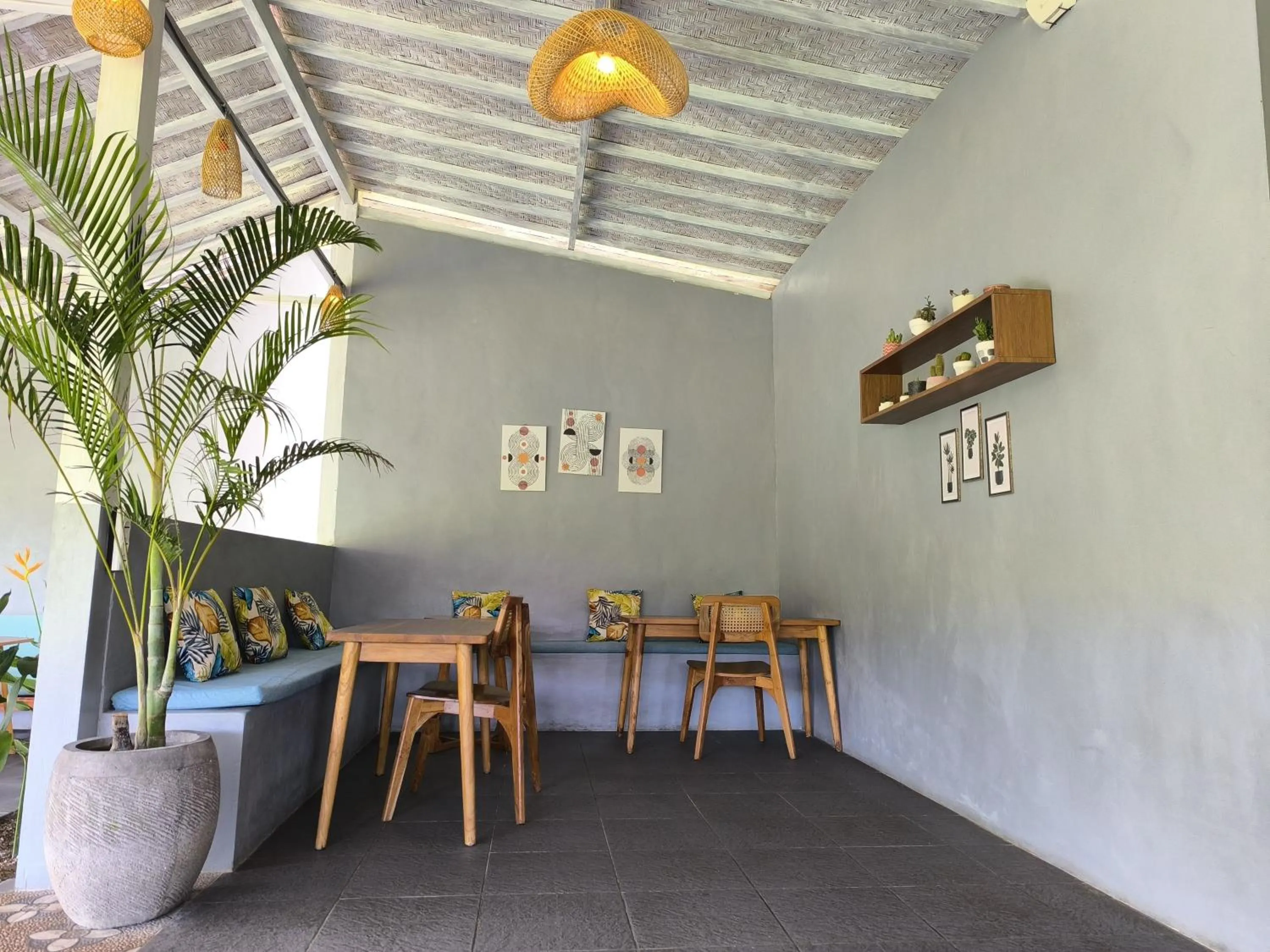 Restaurant/places to eat in Sun Grace Penida Cottage