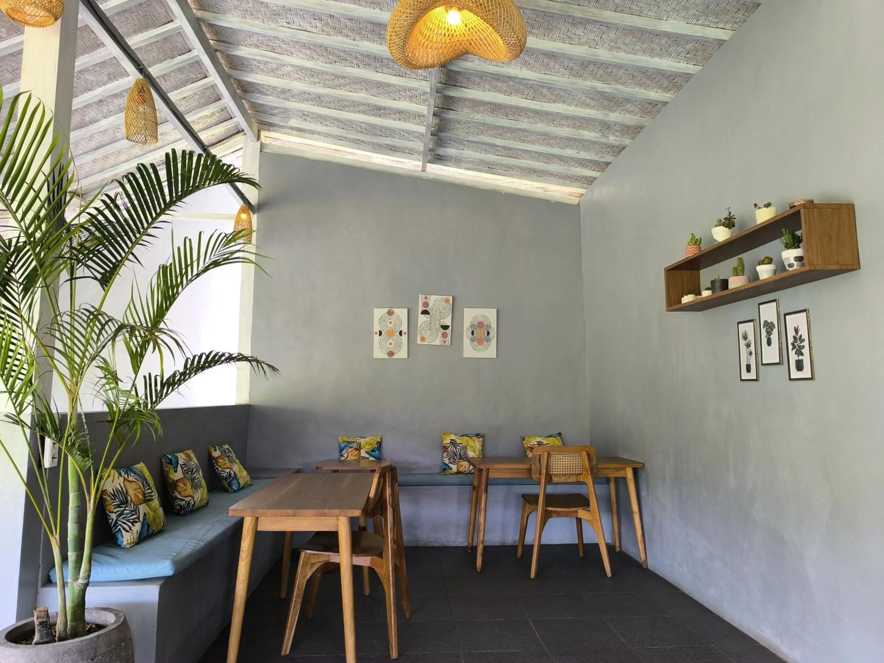Restaurant/places to eat in Sun Grace Penida Cottage
