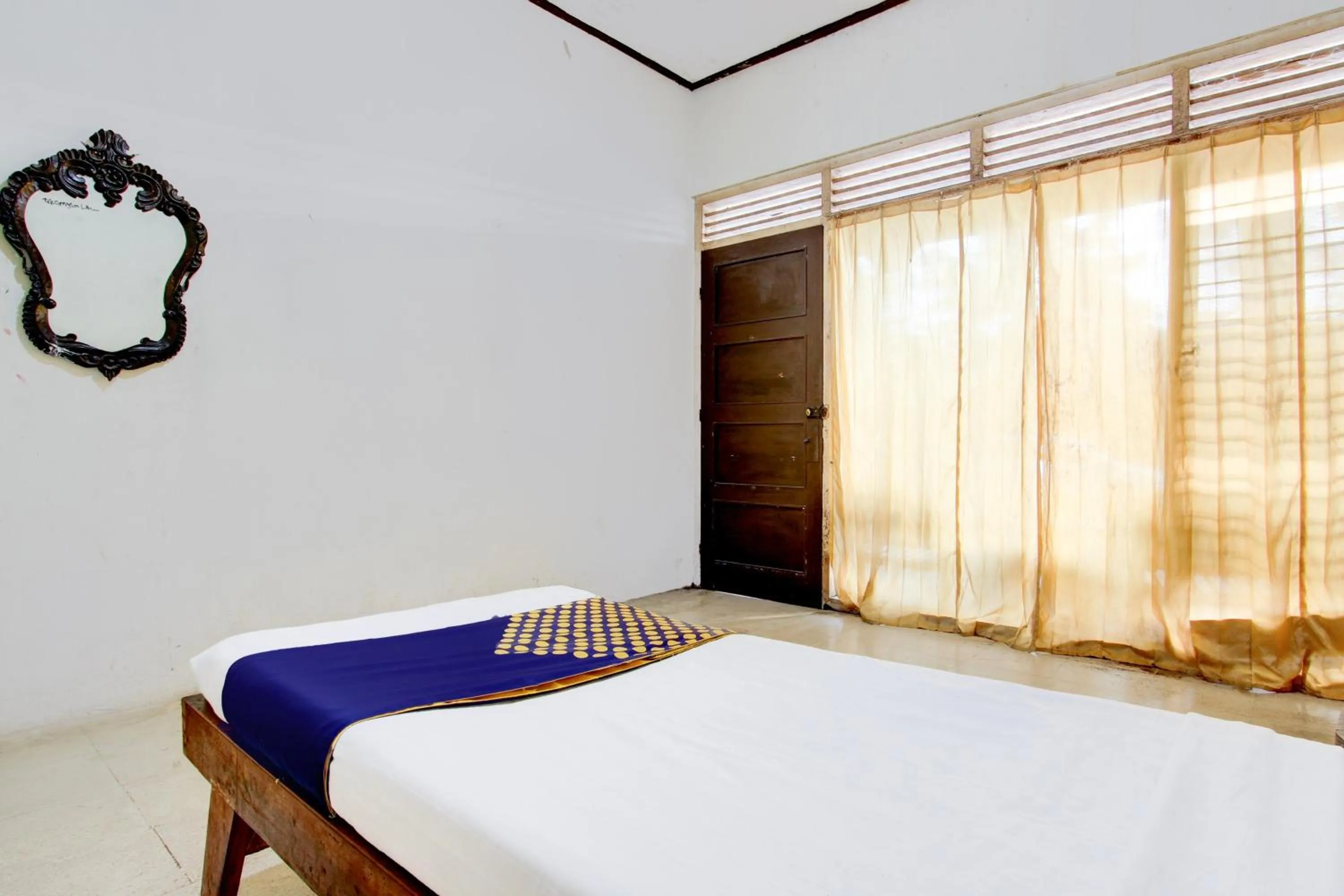 Bedroom, Bed in Hotel O Agung Banjarnegara