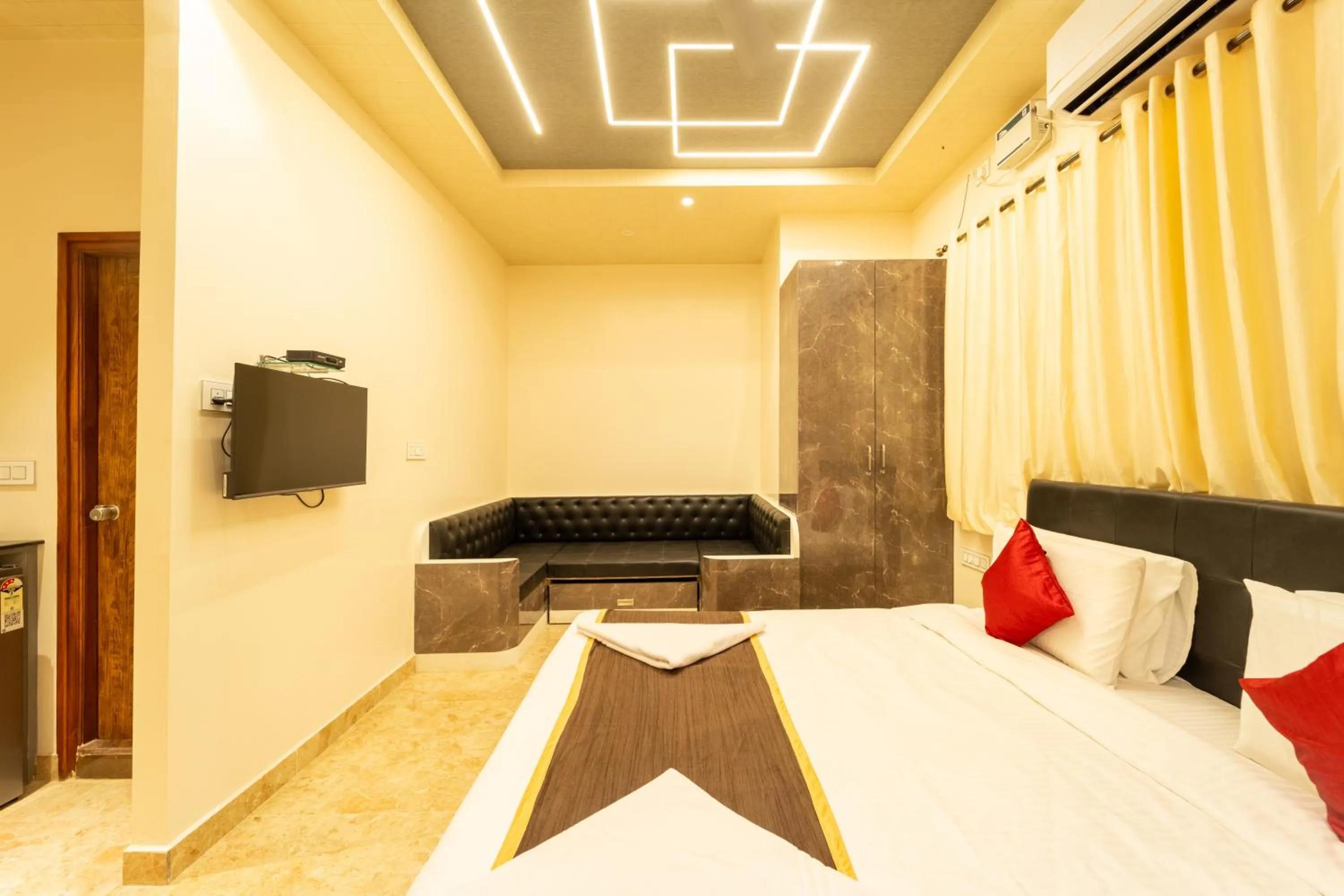 Bed in Seasons Suites - HBR