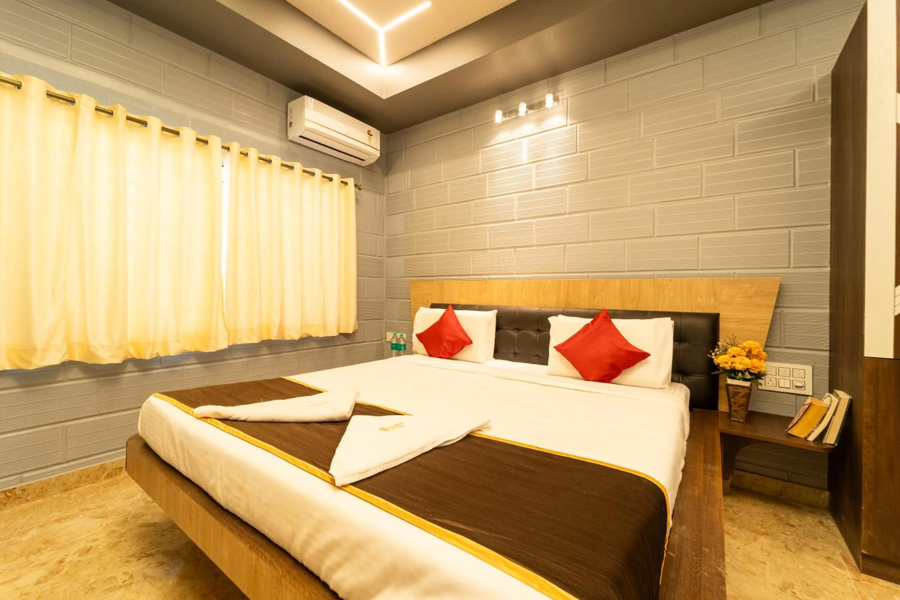 Bed in Seasons Suites - HBR