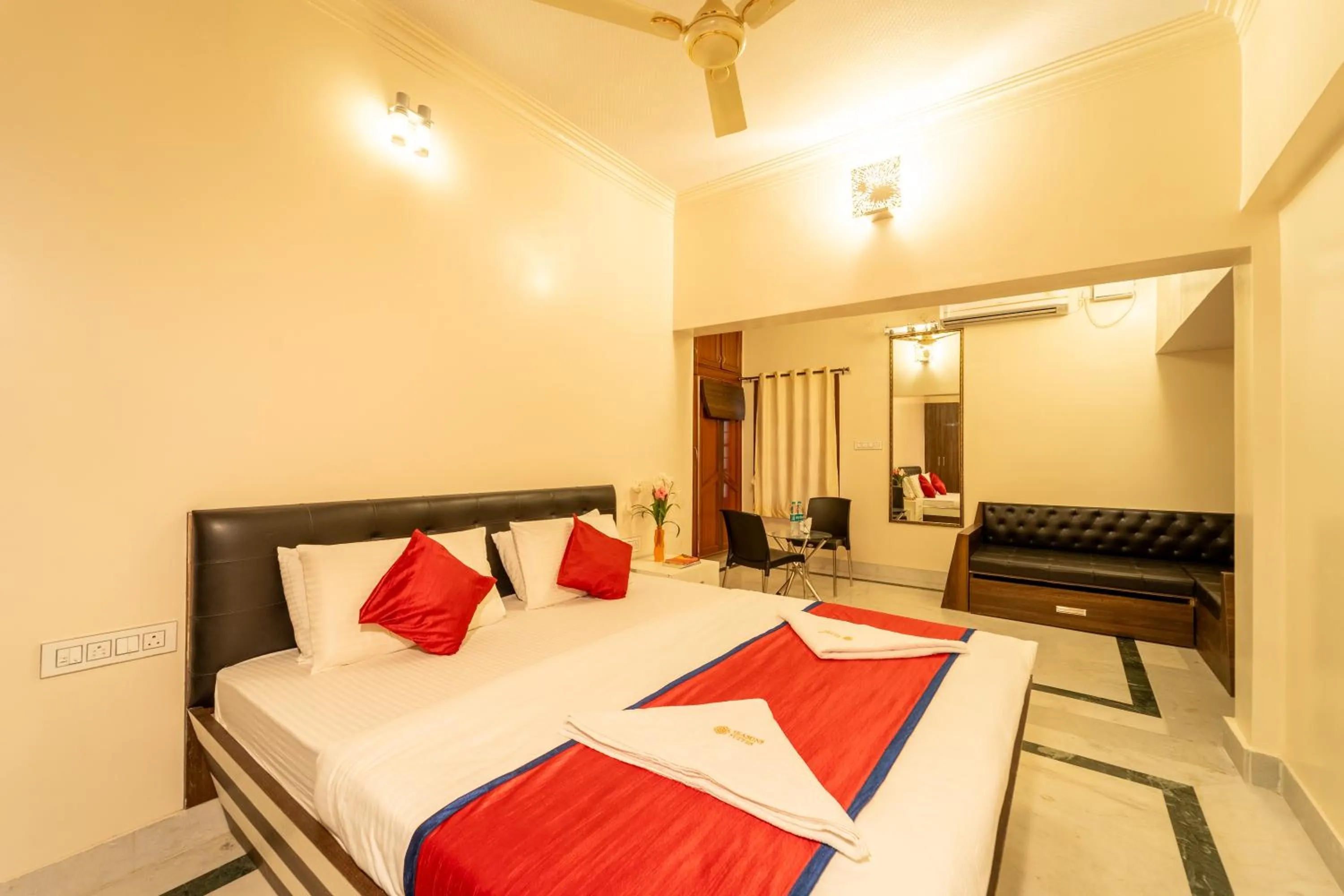 Bed in Seasons Suites - HBR