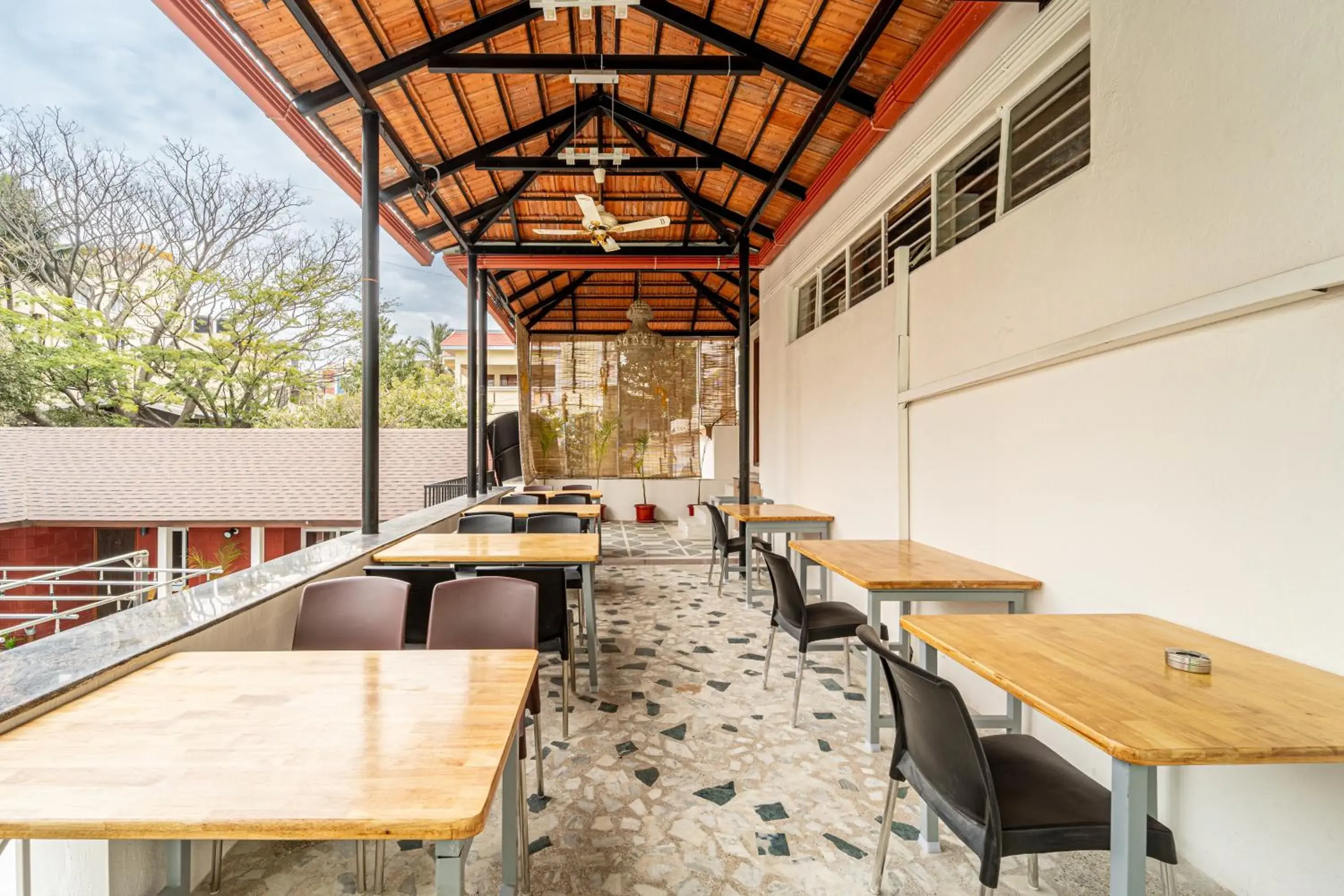 Twin Room with Pool View in Seasons Suites - HBR Twin Room with Pool View in Seasons Suites - HBR