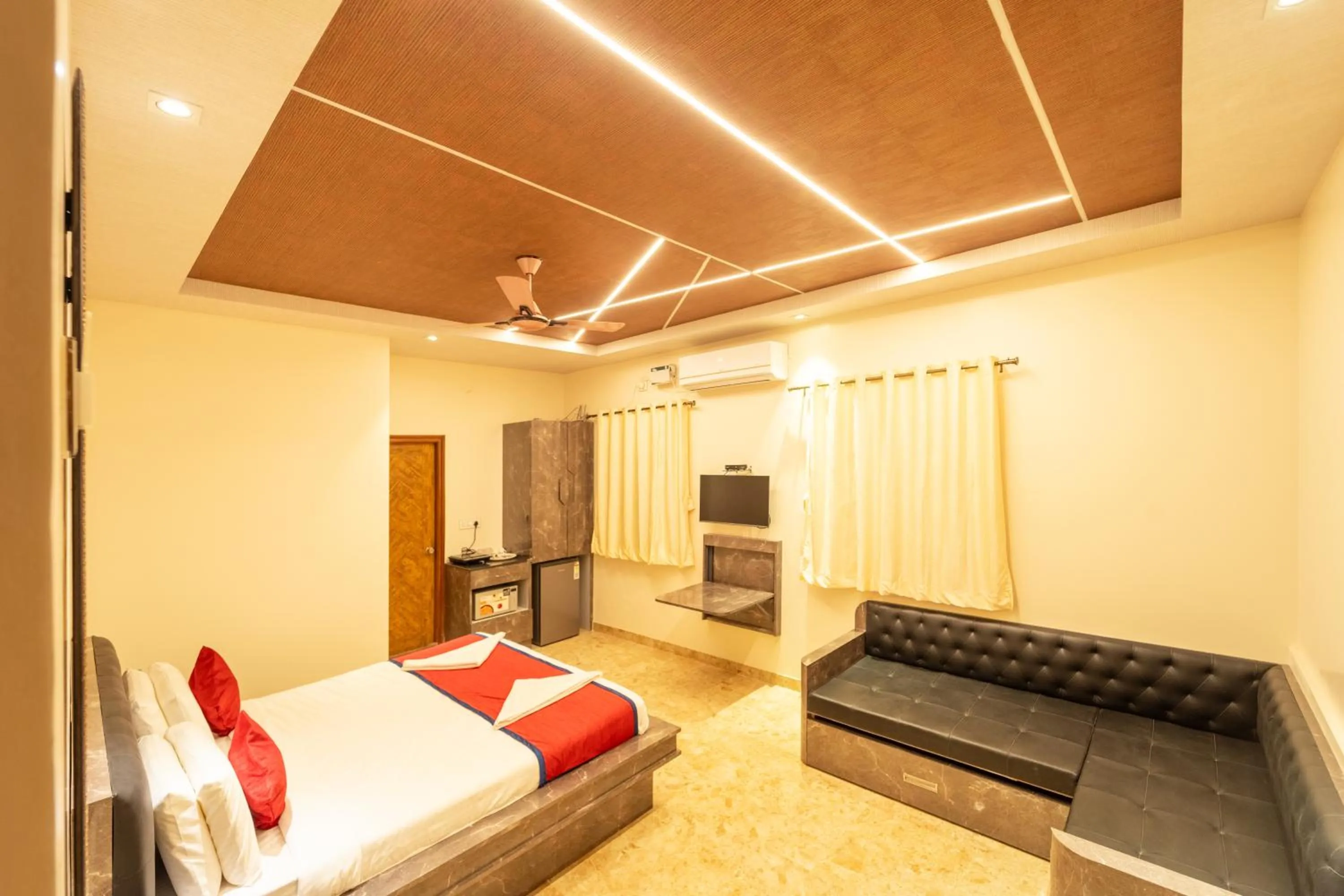 Bed in Seasons Suites - HBR