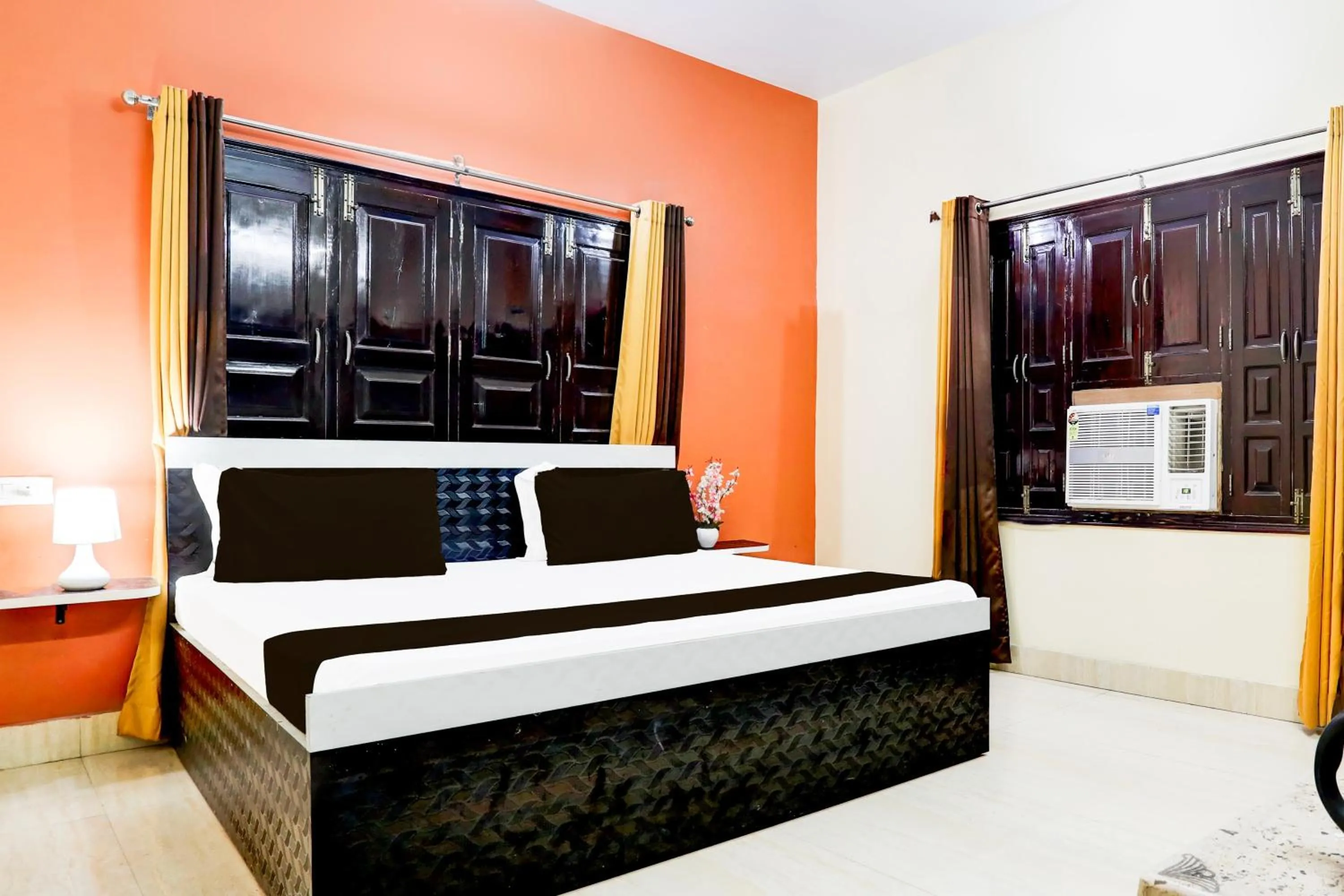 Bedroom, Bed in Hotel O R B Palace