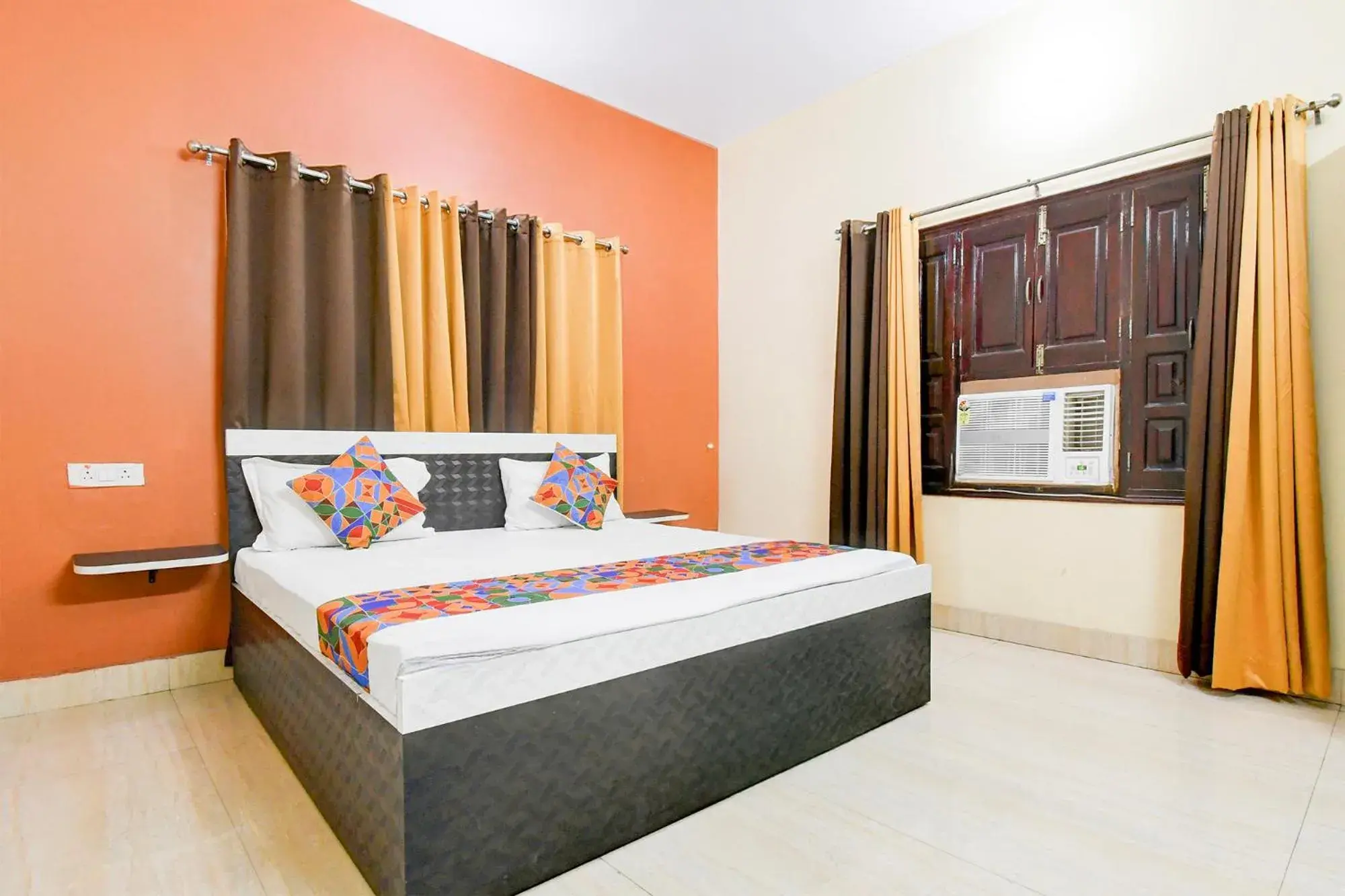 Hotel O R B Palace Hotel O R B Palace