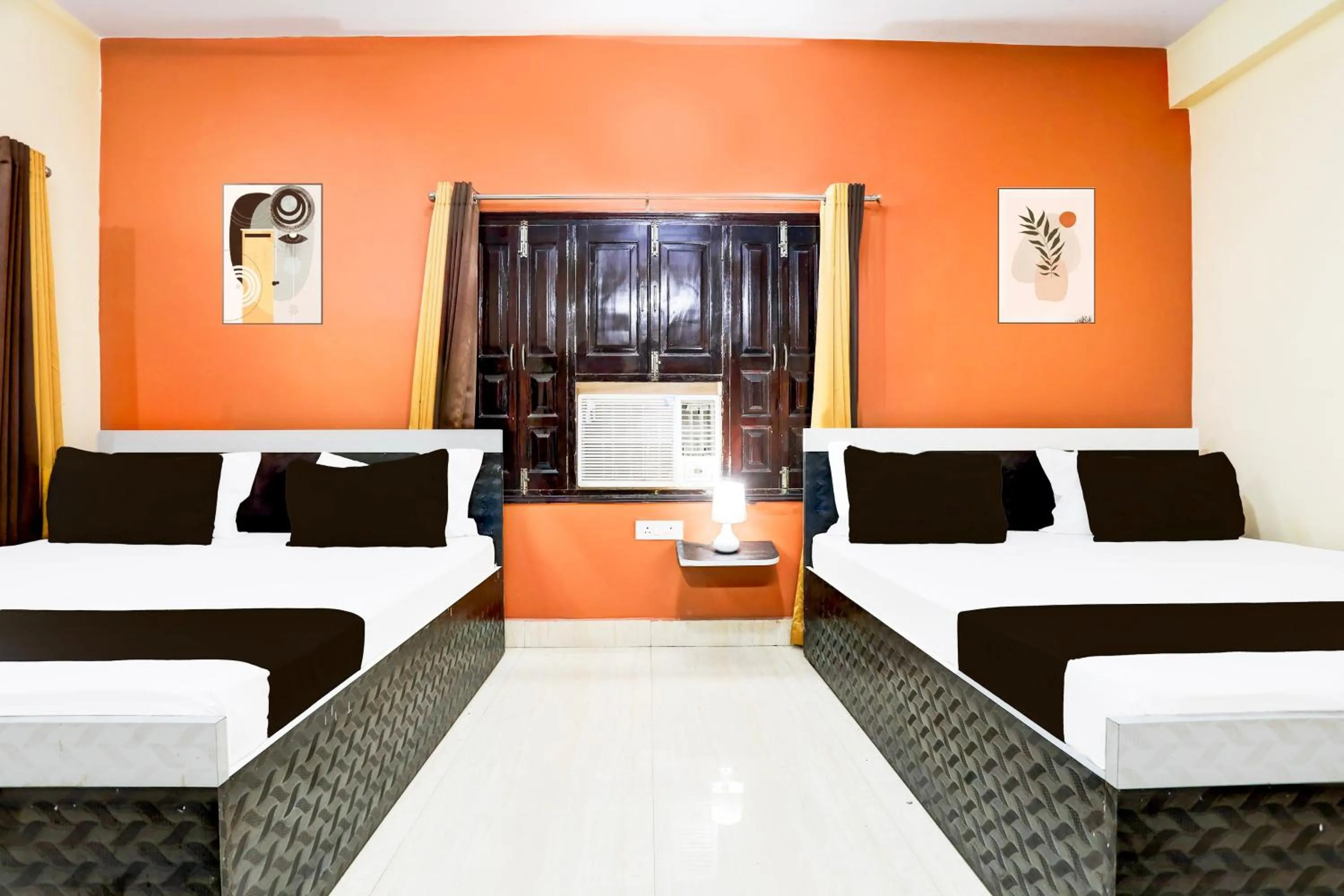 Bedroom, Bed in Hotel O R B Palace