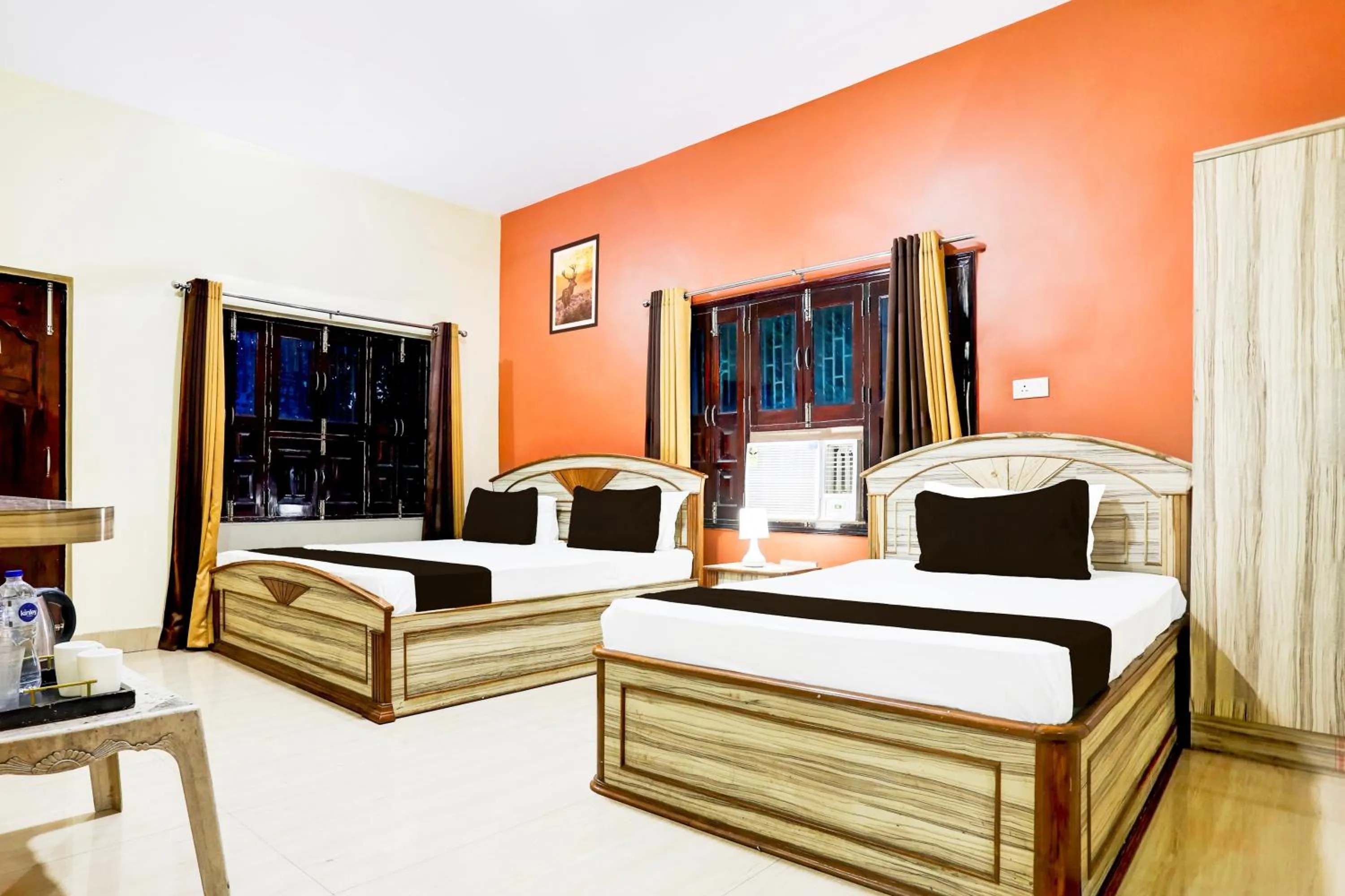 Bedroom, Bed in Hotel O R B Palace