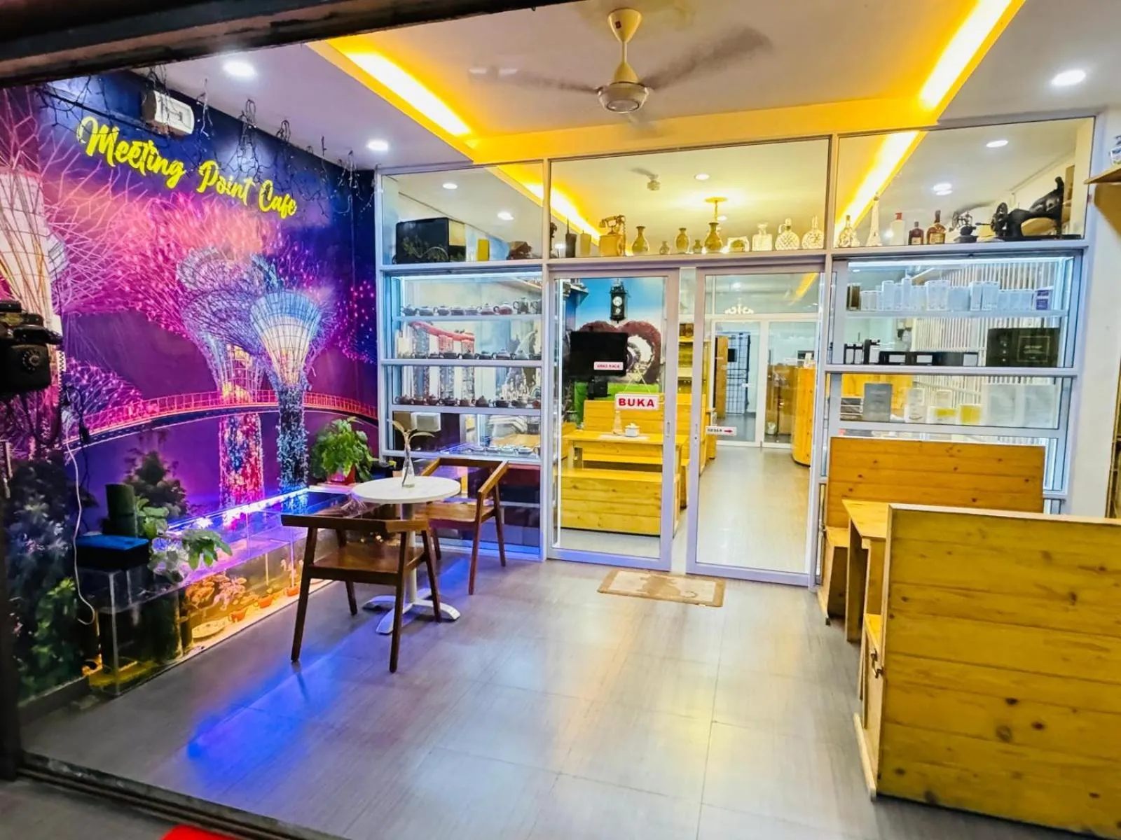 Restaurant/places to eat in Urbanview Botania Meeting Point Batam by RedDoorz