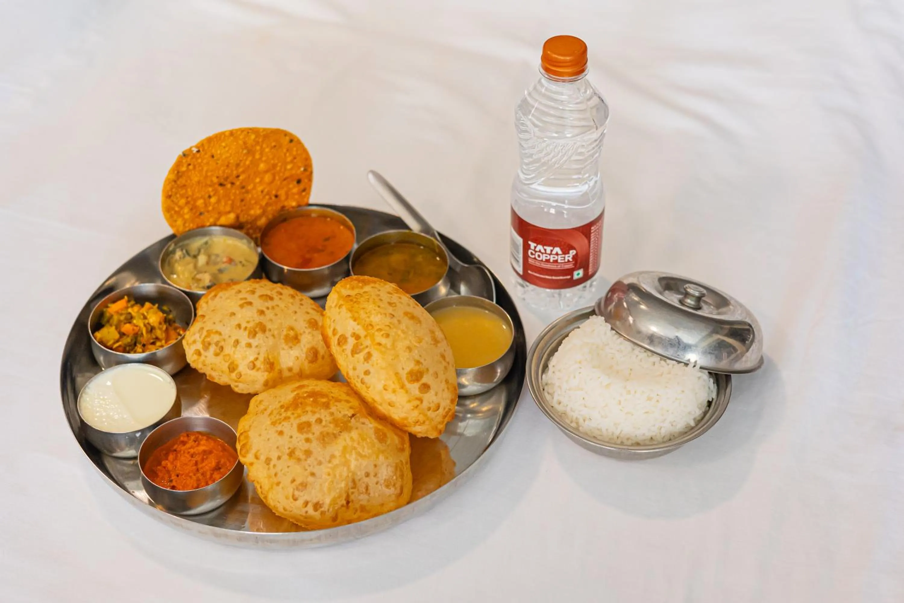 Restaurant/places to eat in Sri Ramakrishna Hotel