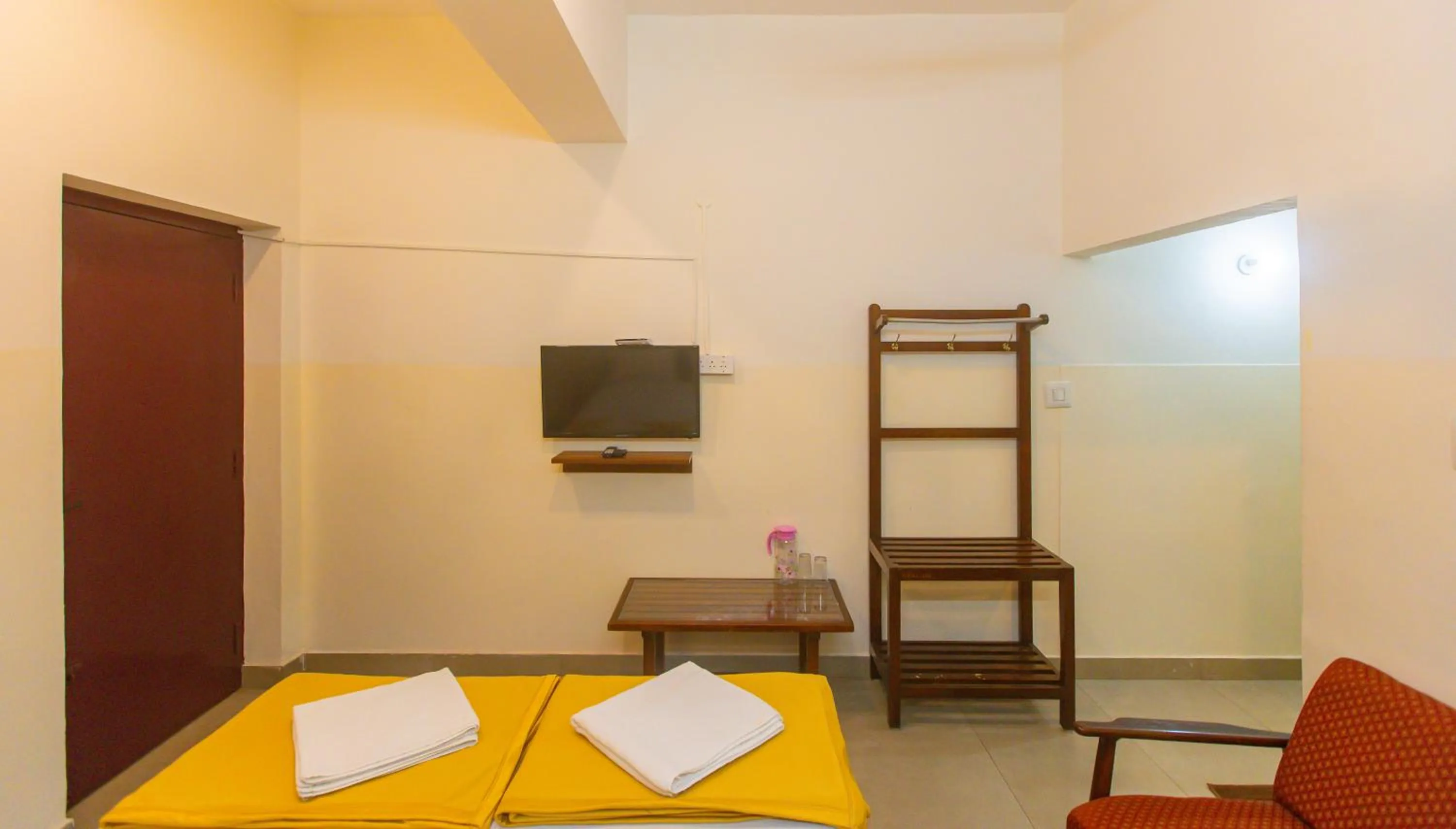 Bedroom, Bed in Sri Ramakrishna Hotel