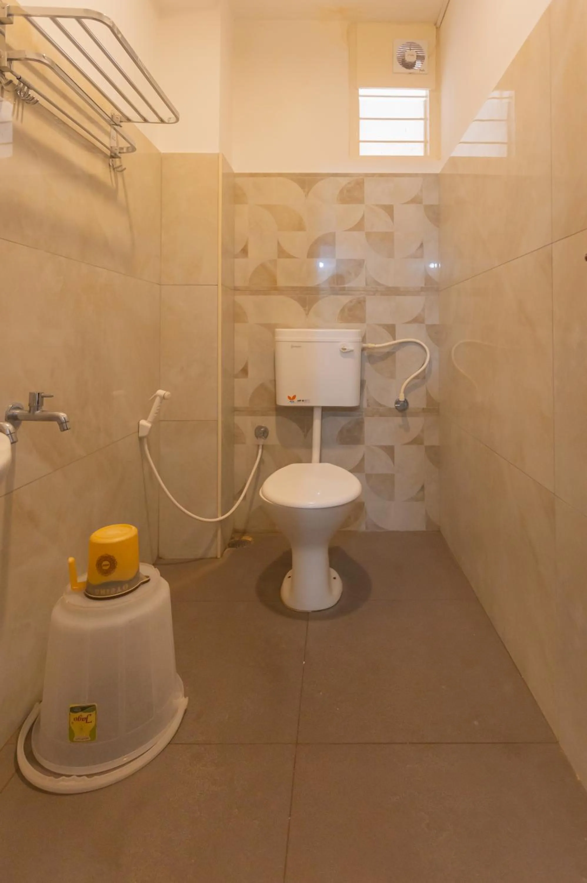 Bathroom in Sri Ramakrishna Hotel