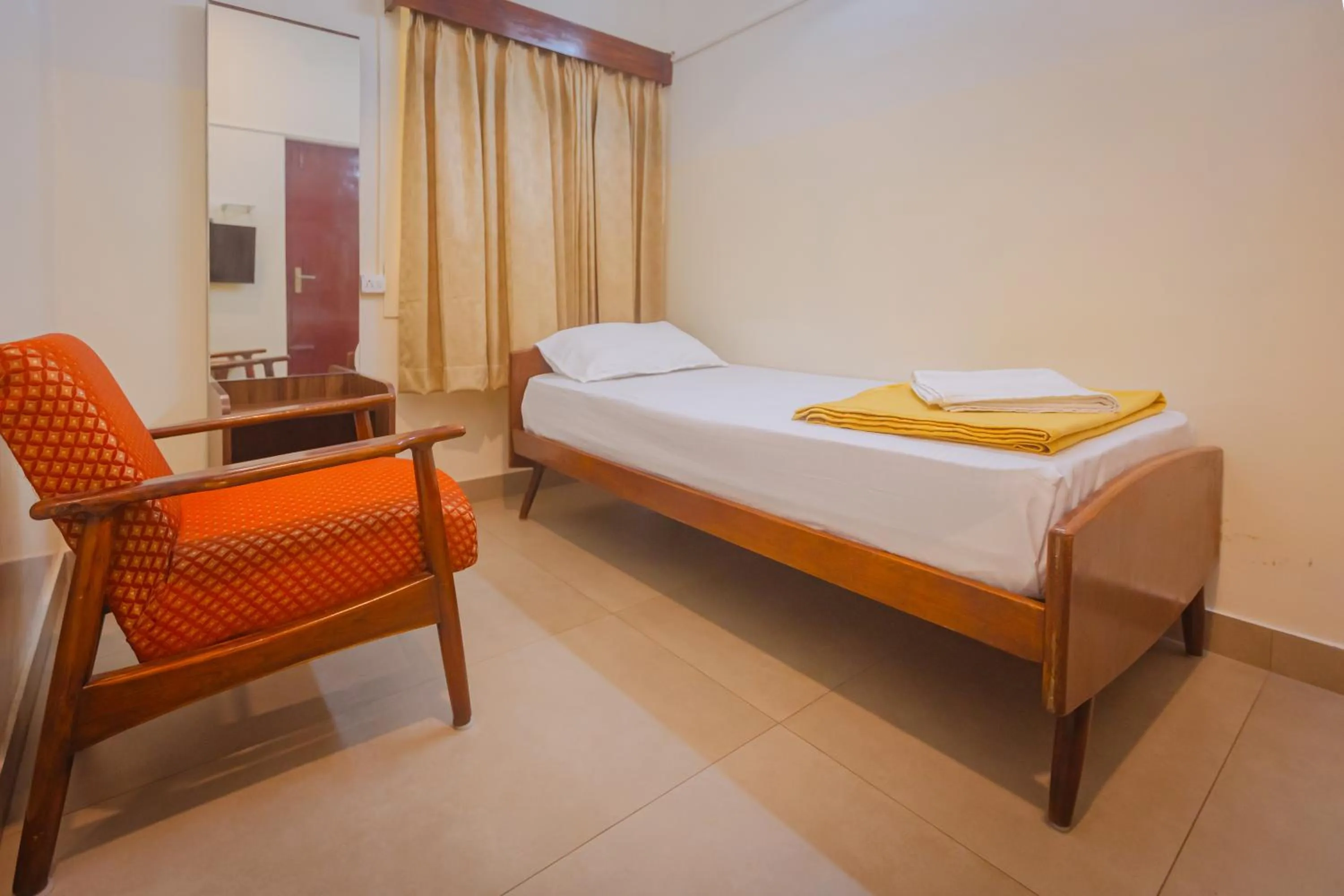 Bedroom, Bed in Sri Ramakrishna Hotel