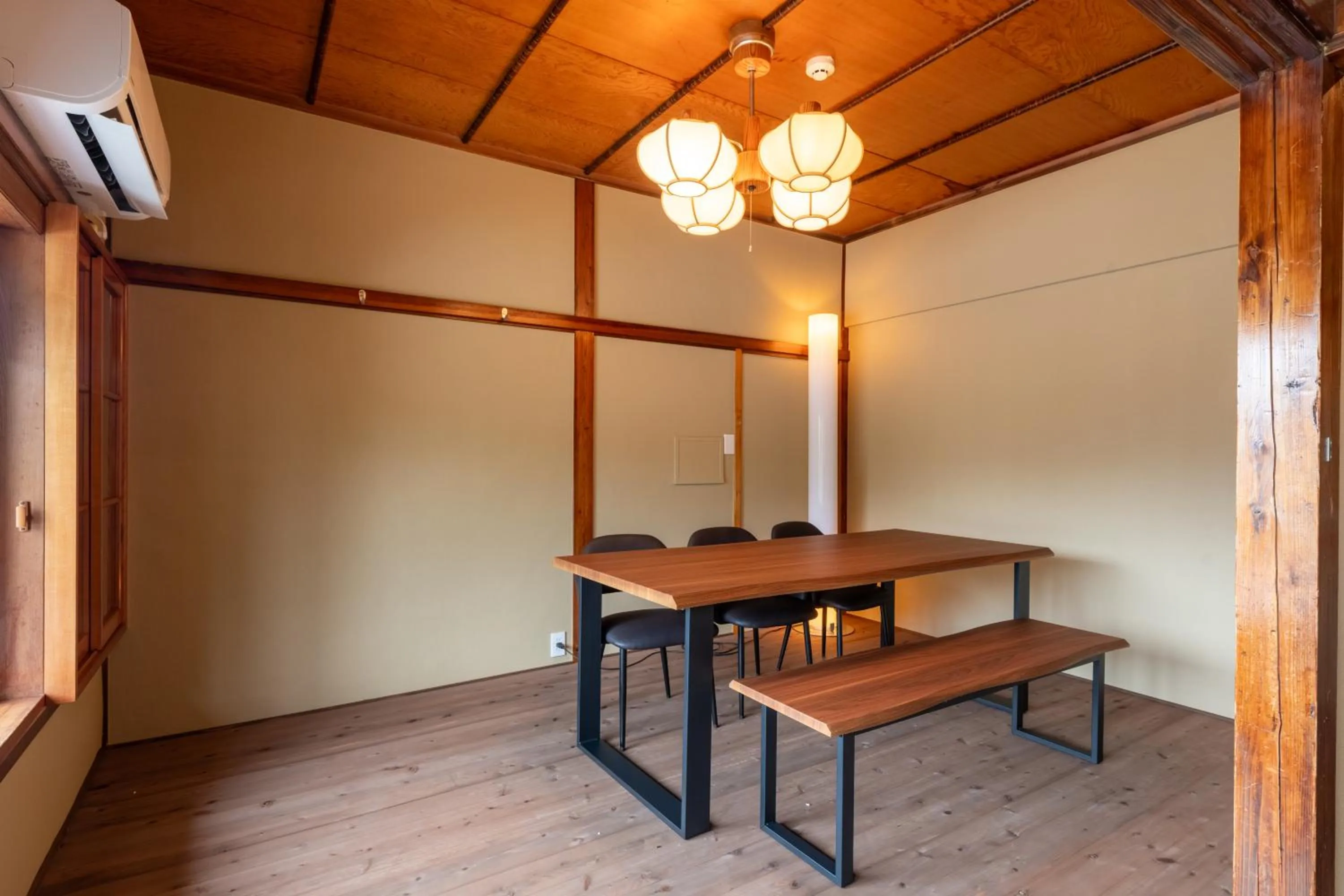 Dining area in Kikusui