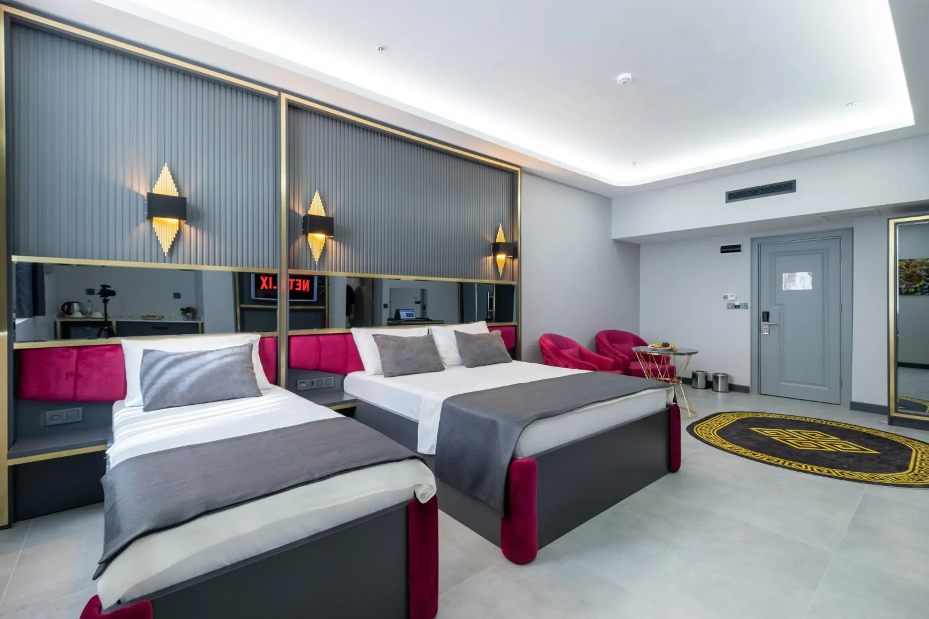 Deluxe Double or Twin Room in 216 Prestige Hotel Deluxe Double or Twin Room in 216 Prestige Hotel