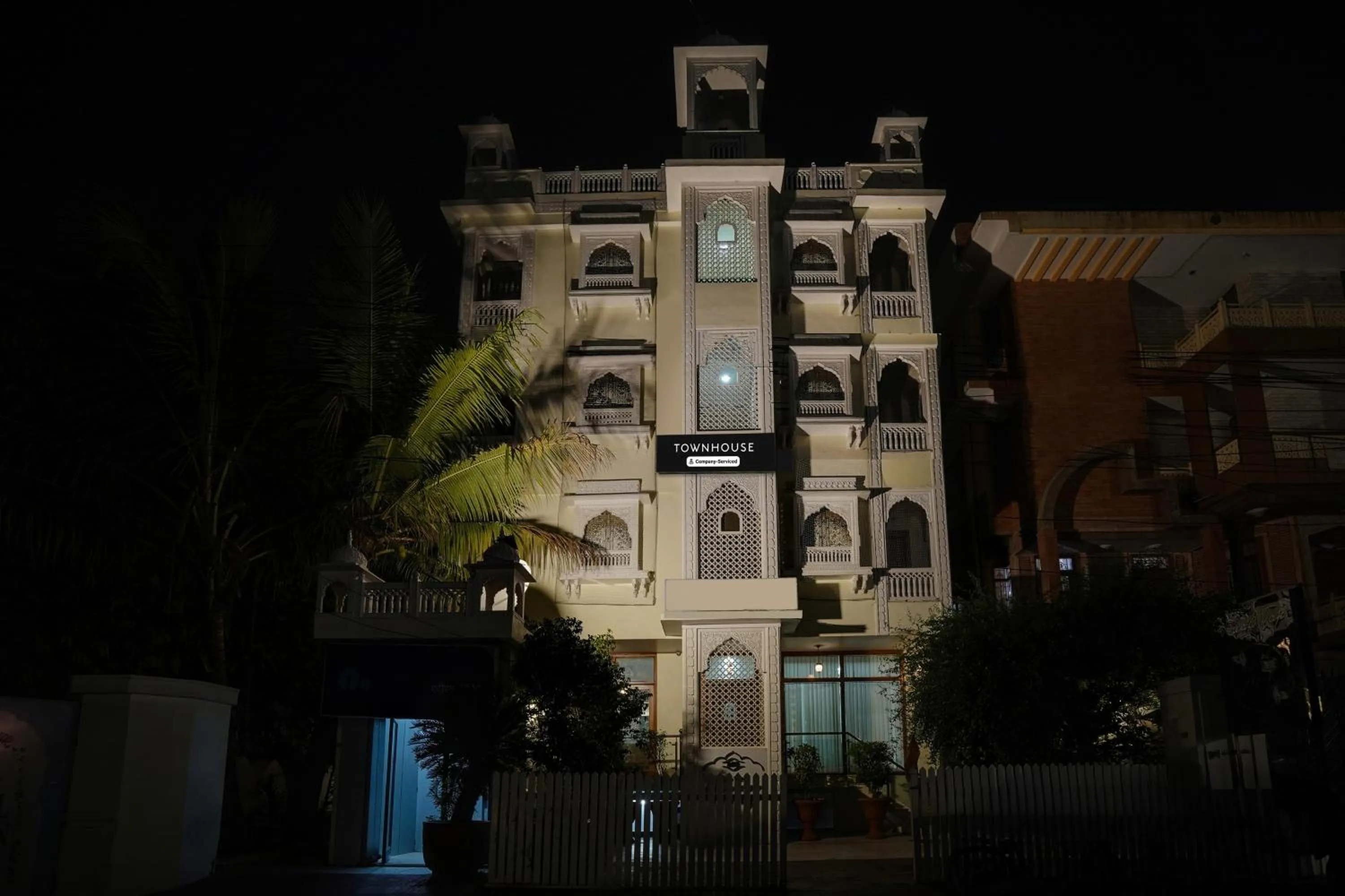 Facade/entrance in Super Townhouse Durgapura formerly Gumaan Heritage