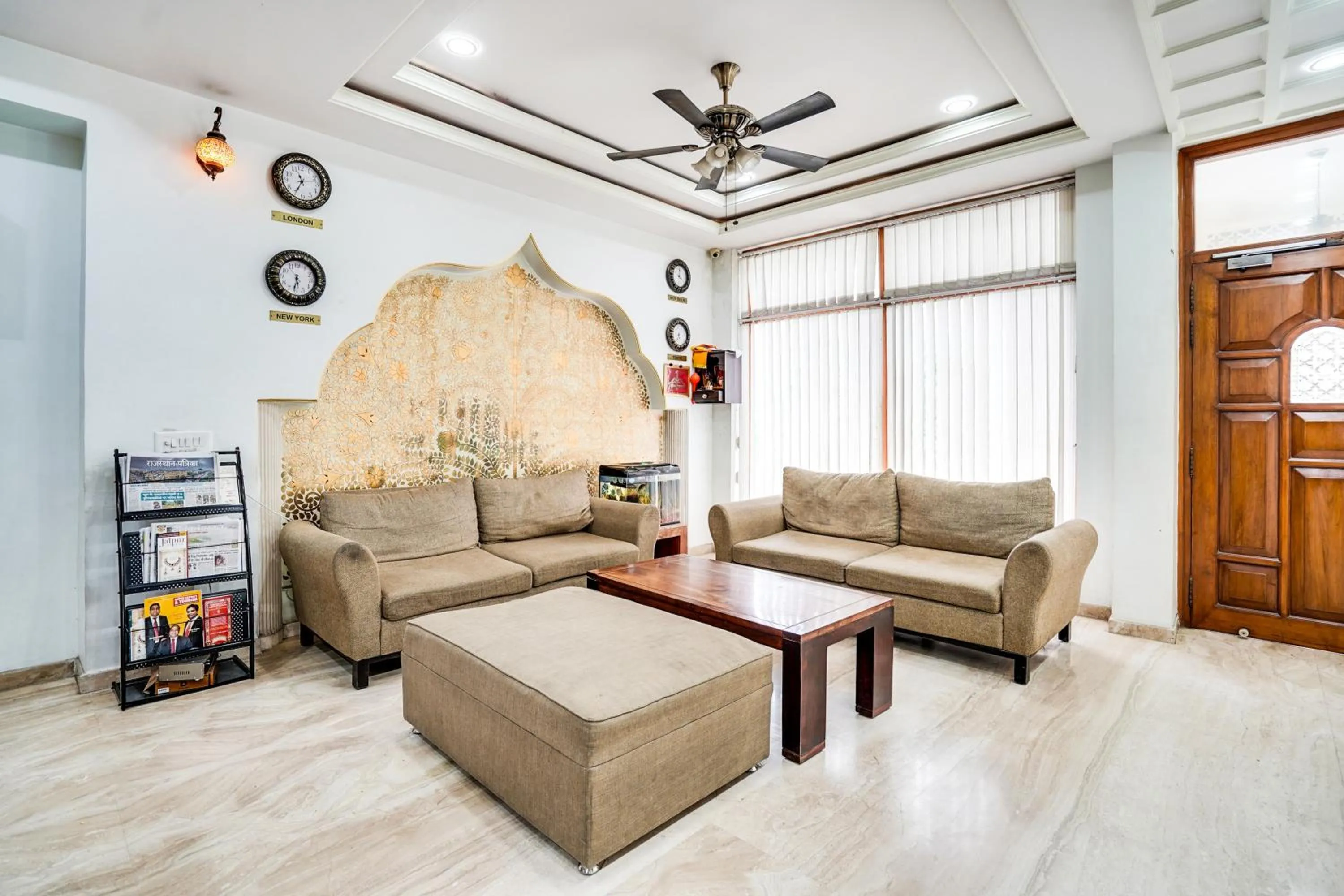 Lobby or reception in Super Townhouse Durgapura formerly Gumaan Heritage