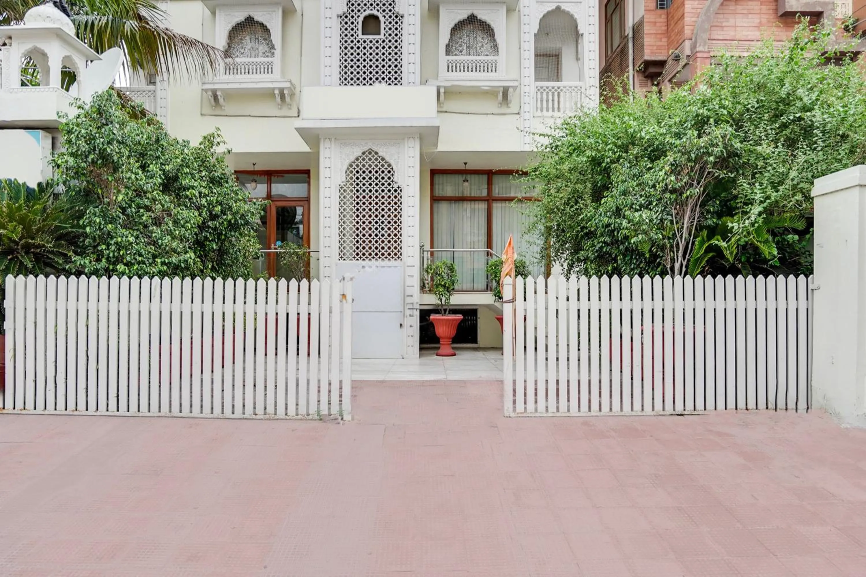 Facade/entrance in Super Townhouse Durgapura formerly Gumaan Heritage