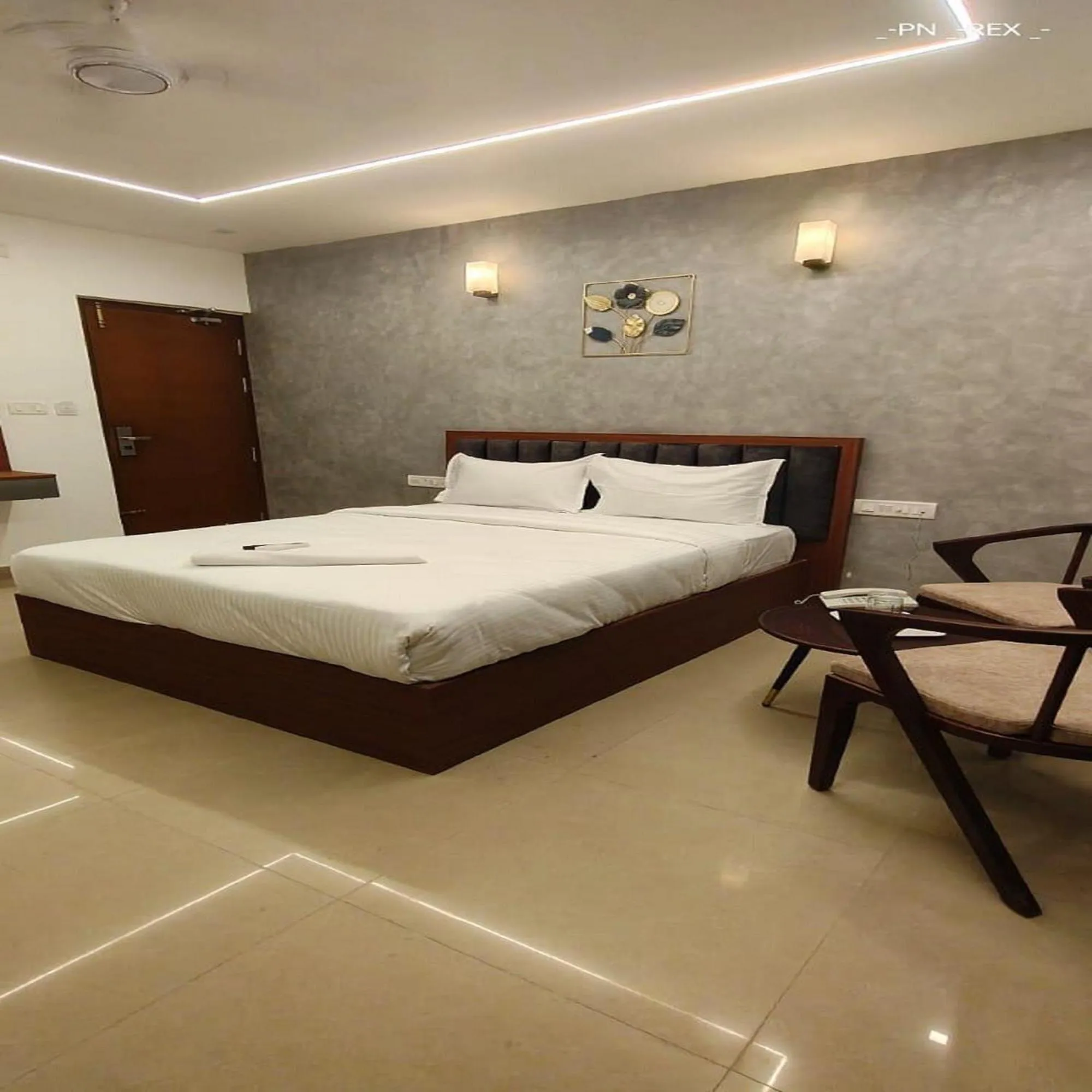 Bed in Hotel Royal Luxe - US consulate, Apollo hospital, Sankara natralya