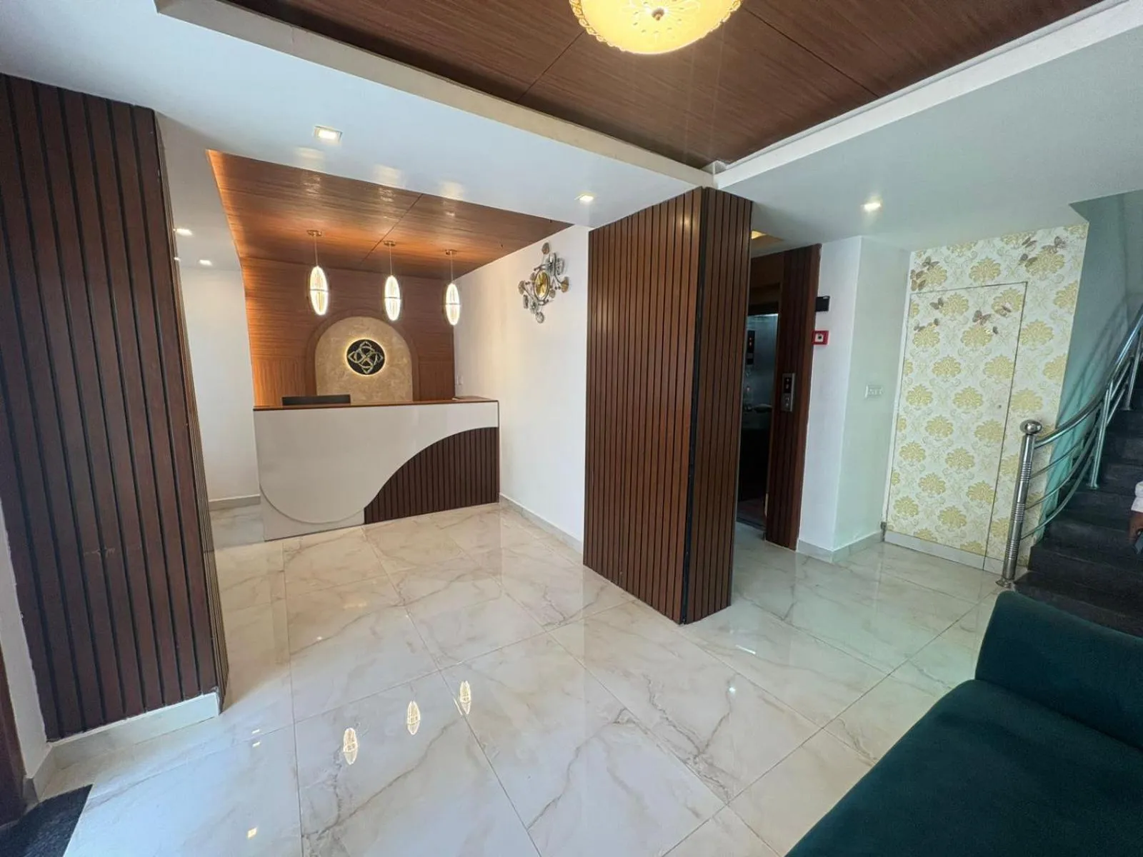 Lobby or reception, Bed in Hotel Royal Luxe - US consulate, Apollo hospital, Sankara natralya