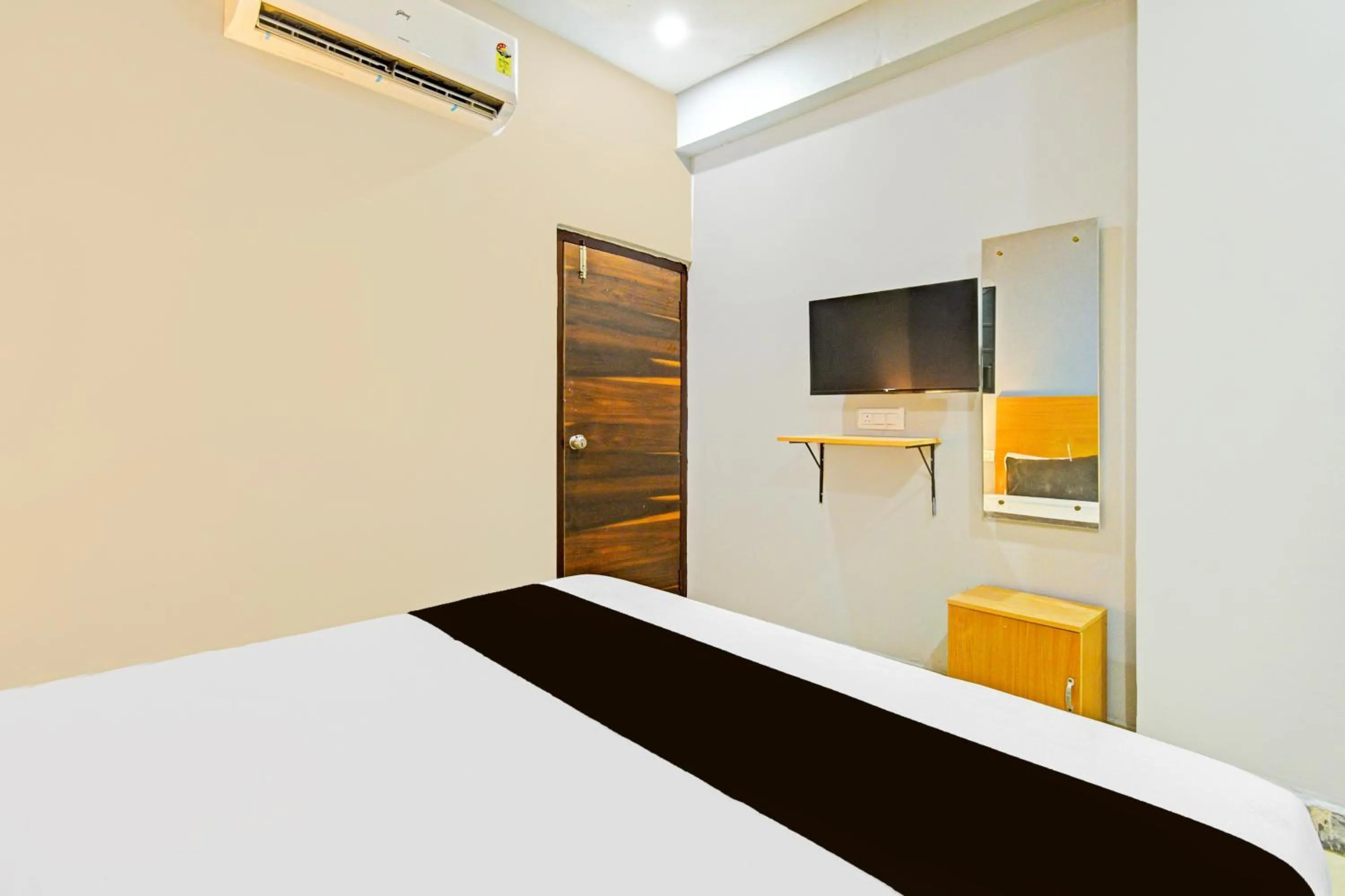 Bedroom, Bed in Super Collection O Medipally