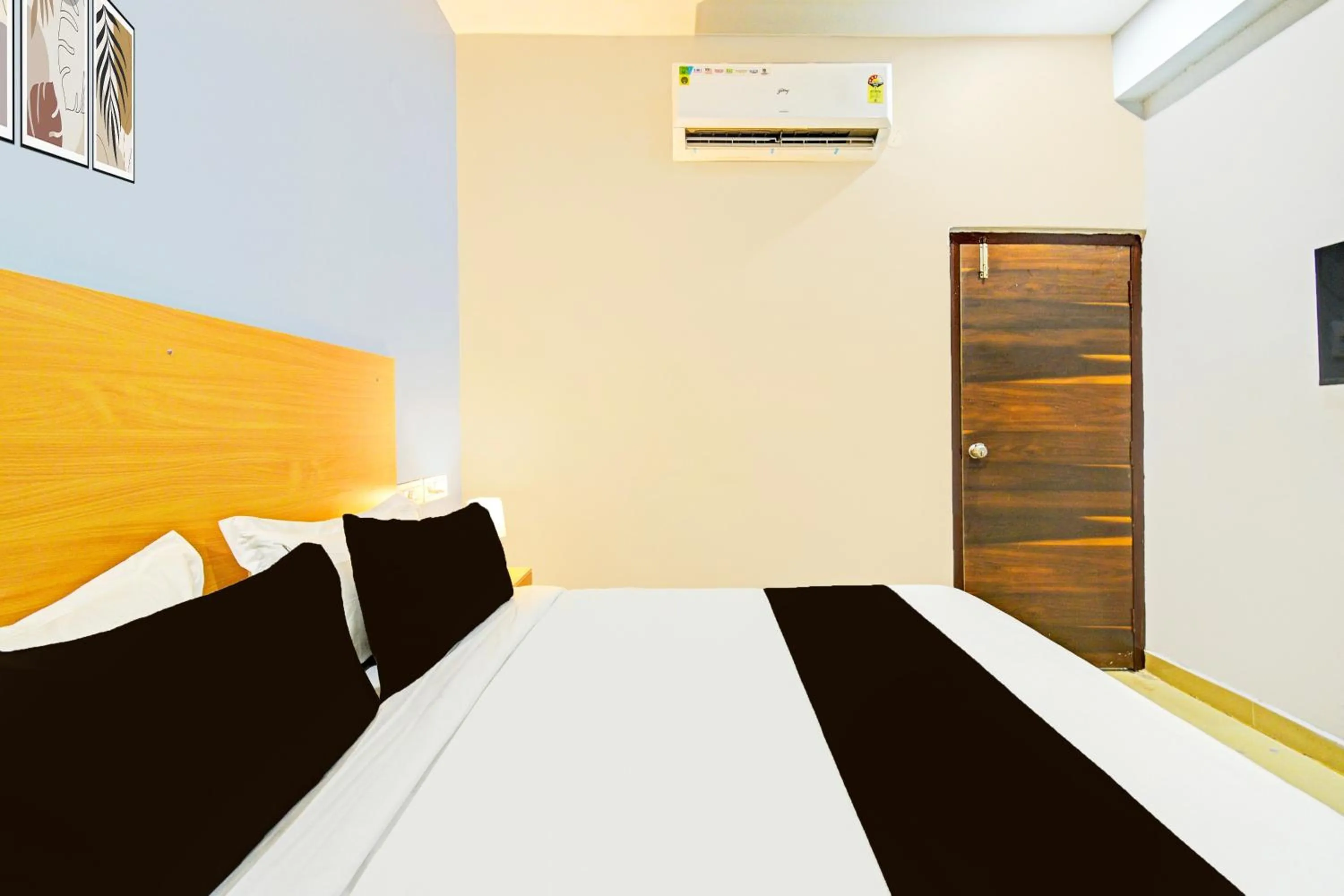 Bedroom, Bed in Super Collection O Medipally