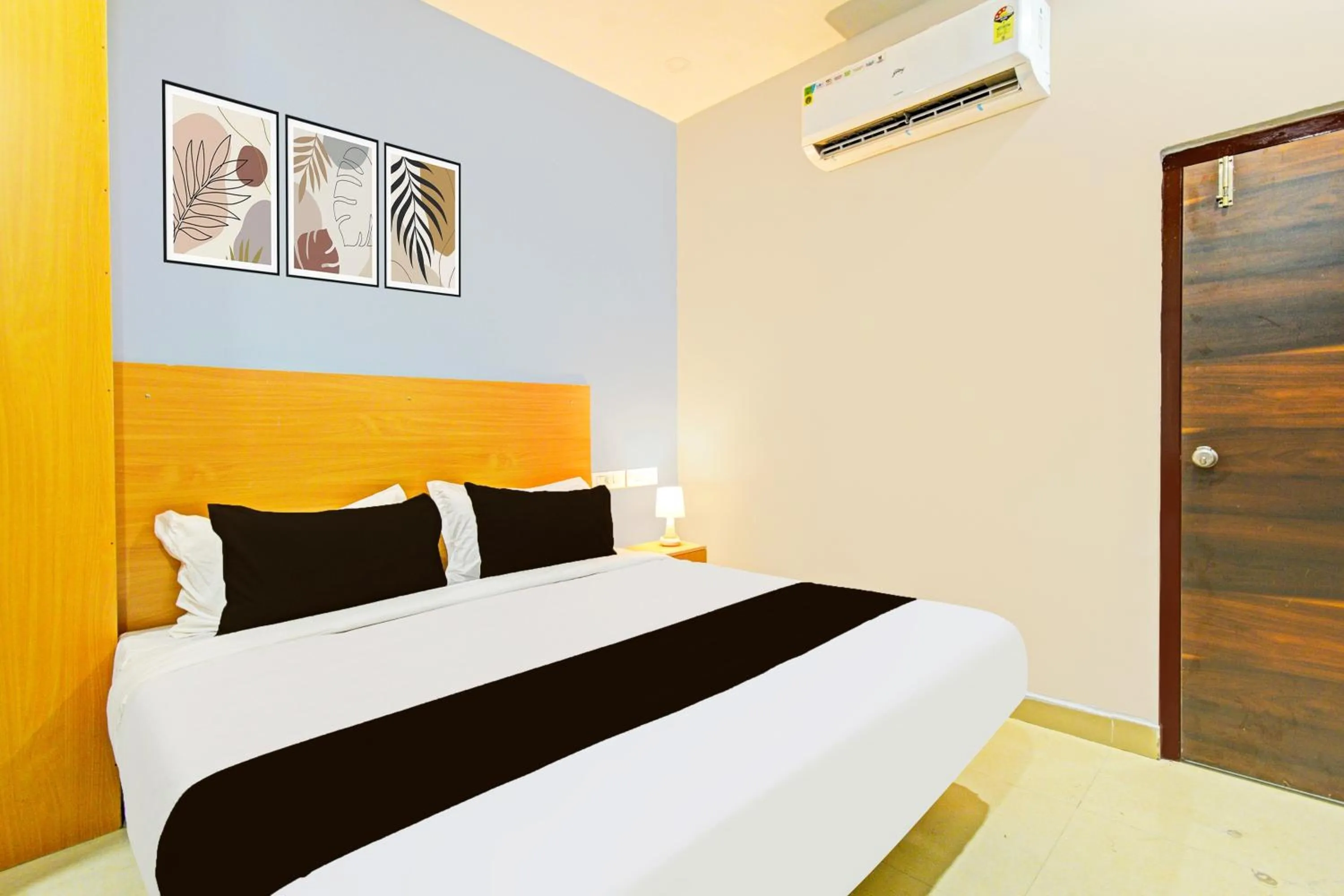 Bedroom, Bed in Super Collection O Medipally