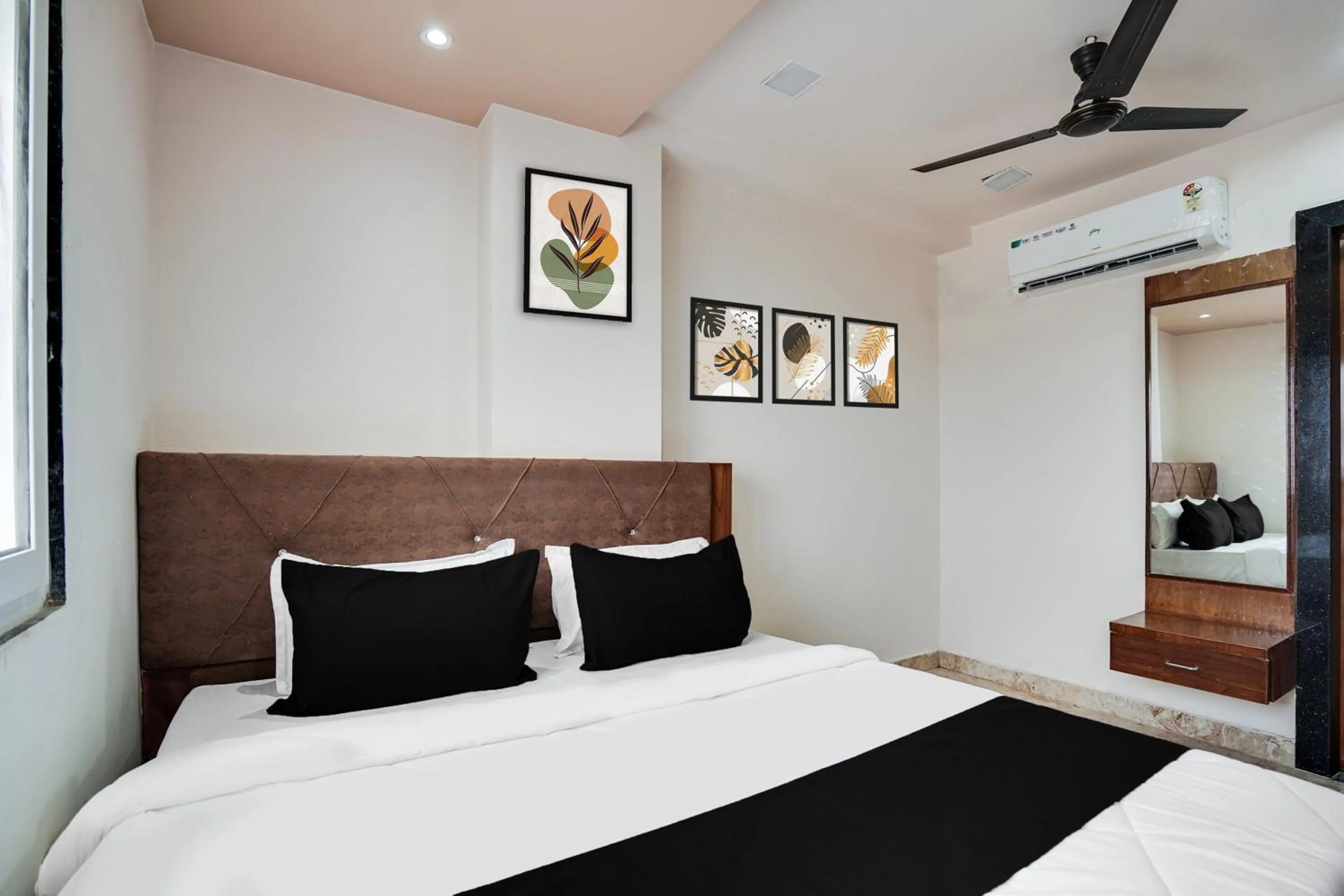 Bedroom, Bed in Super Hotel O Ajmer Central formerly Grand Suman