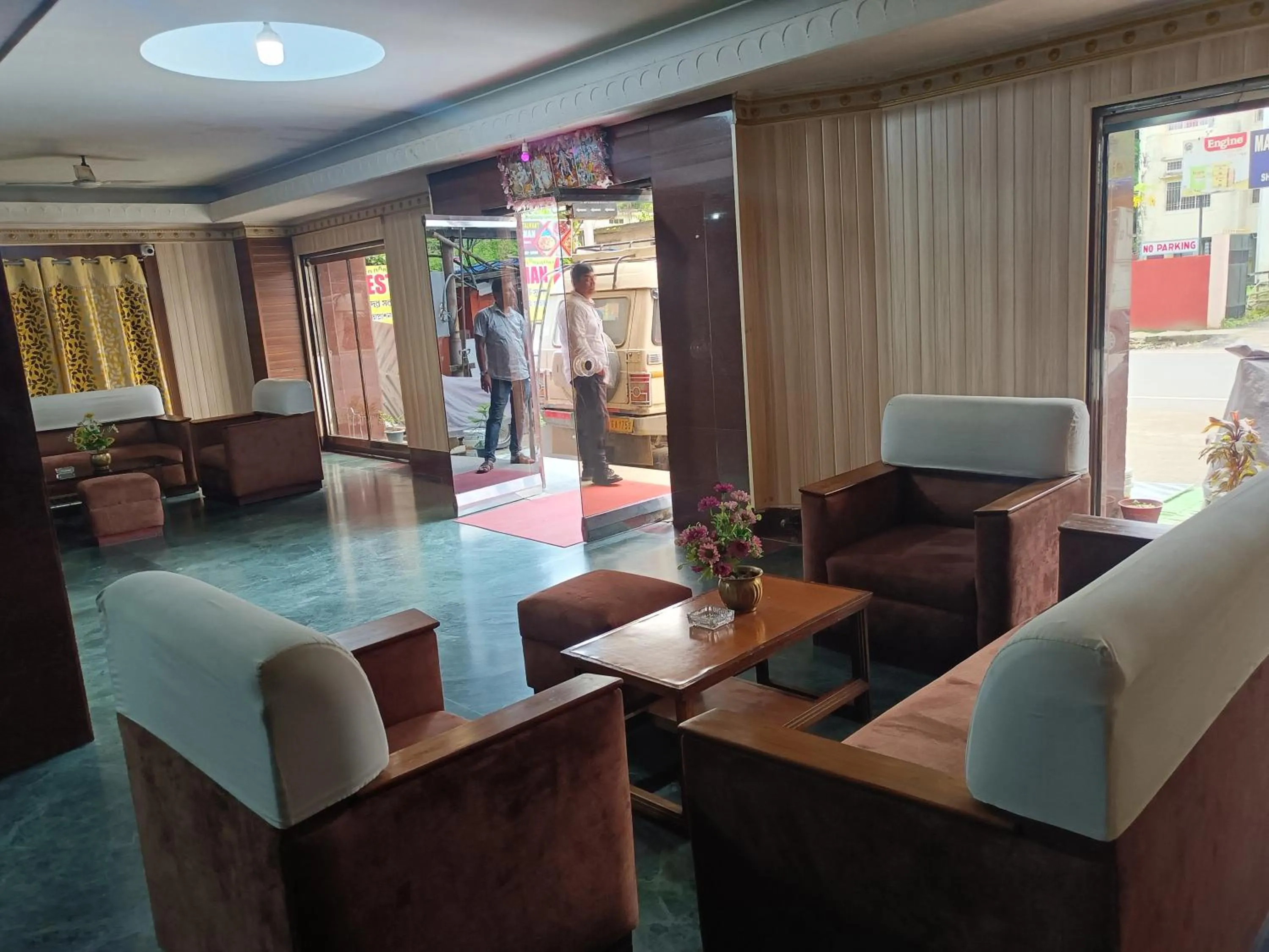 Lobby or reception in HOTEL SUDAKSHINA by ROH