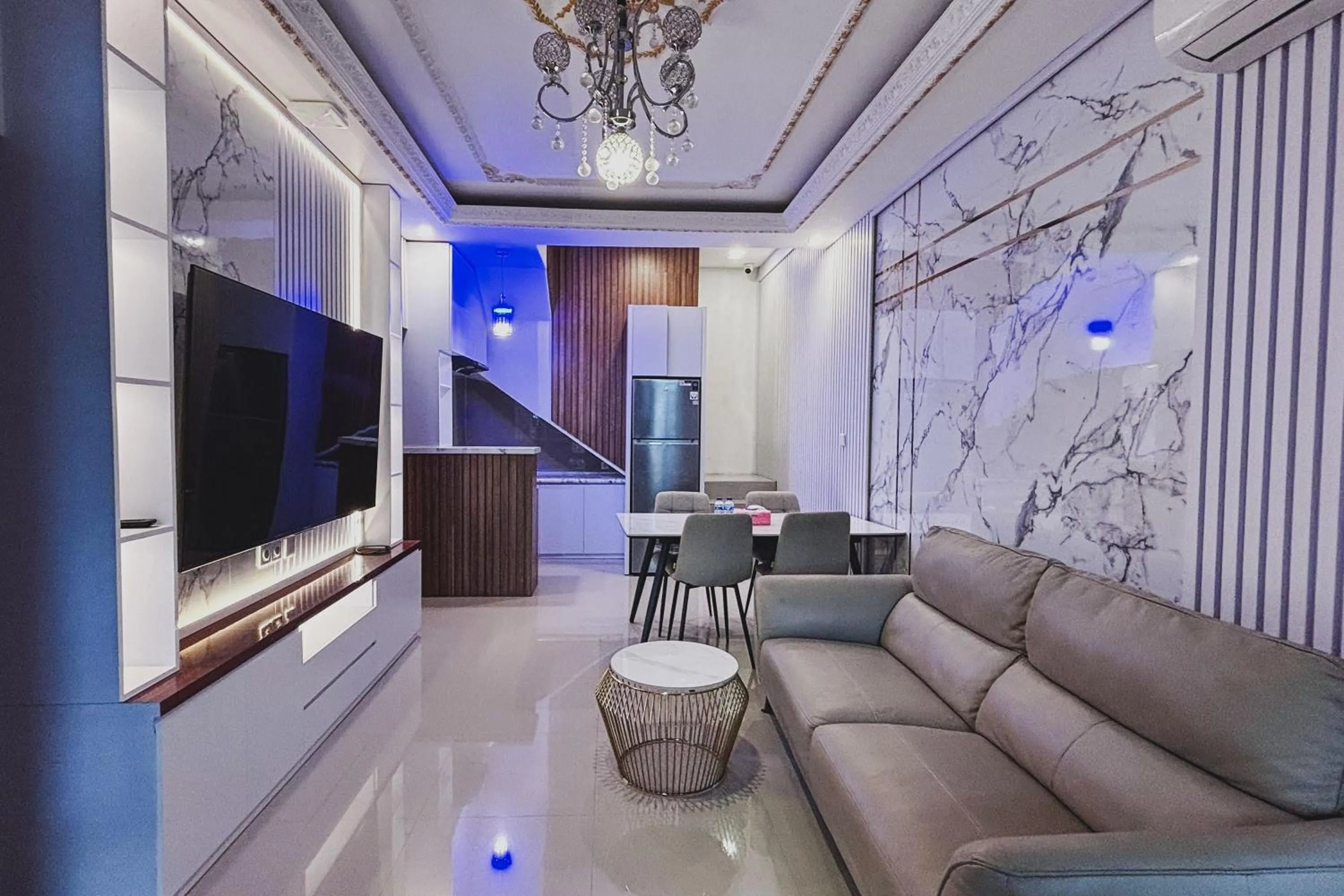 Communal lounge/ TV room in The Wahyu Villa Uluwatu