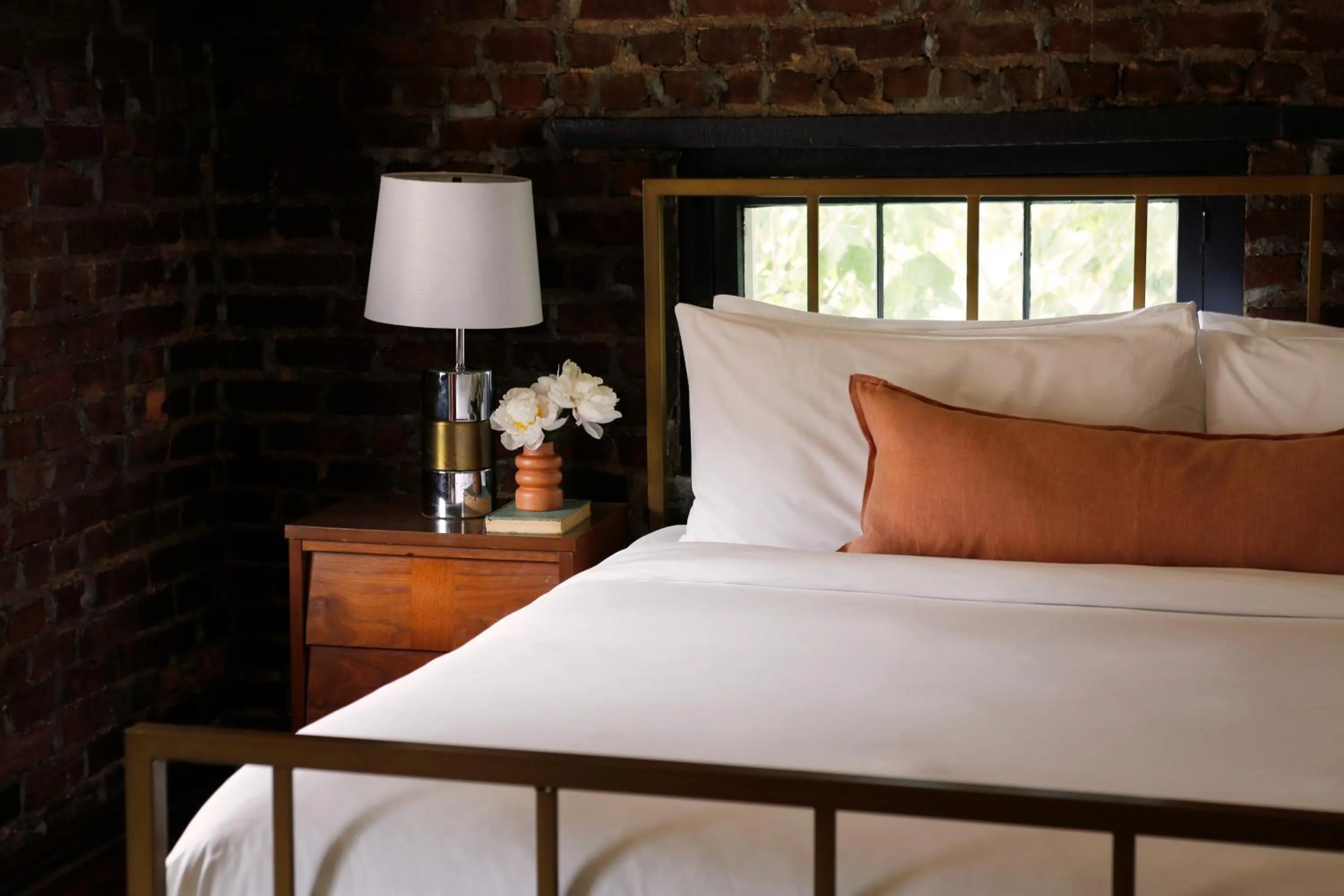 Bed in KIngston Carriage House