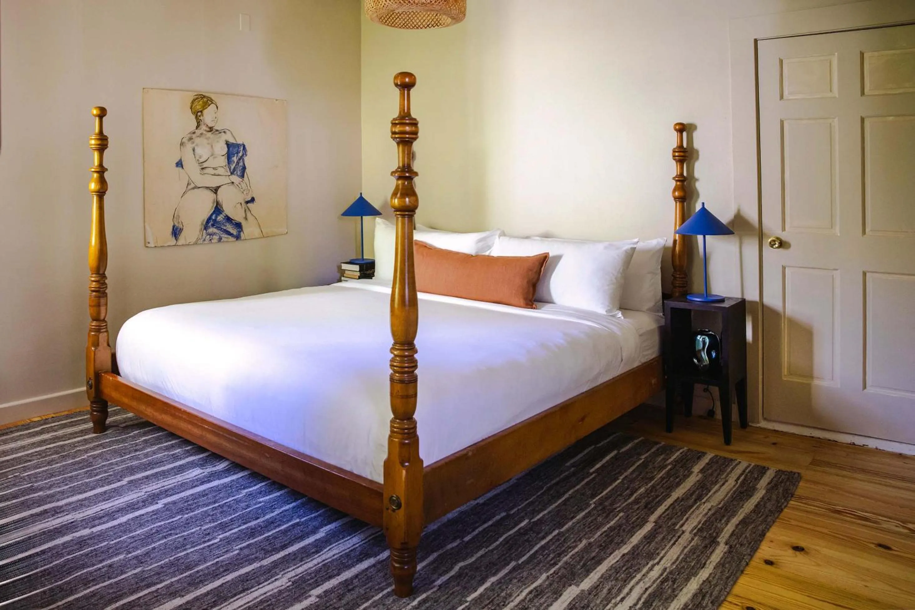 Bedroom, Bed in KIngston Carriage House