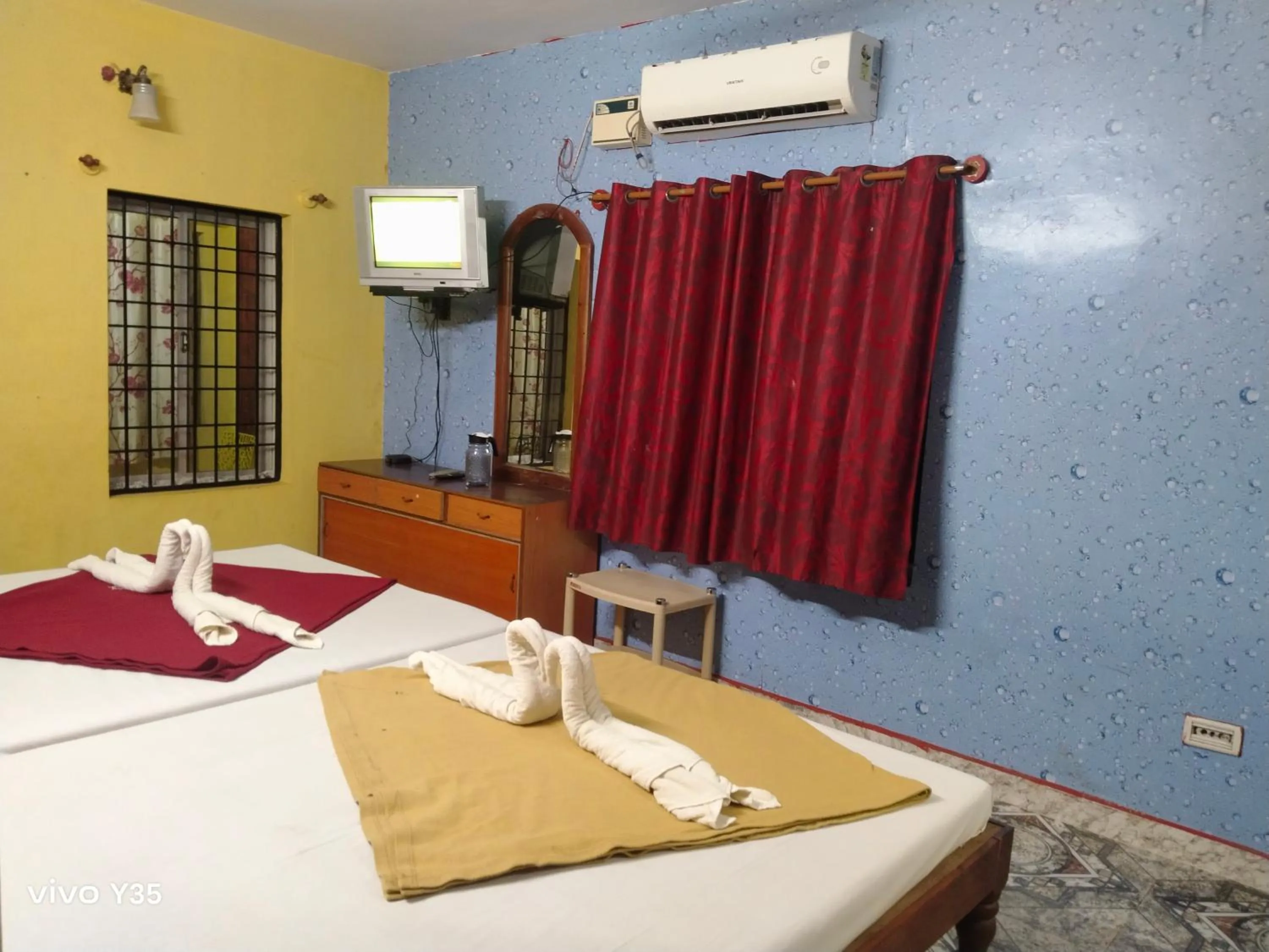 Bed in yelagiri residency