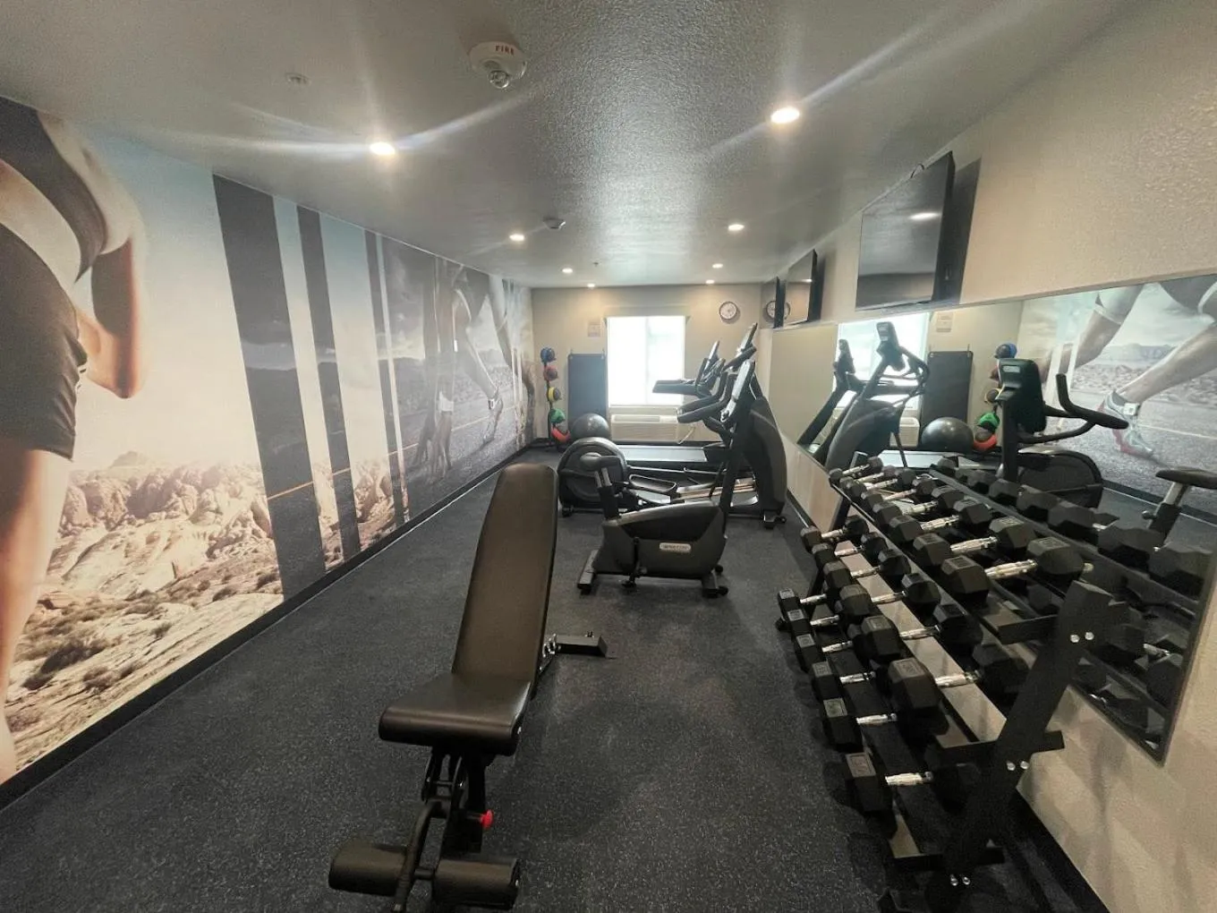 Fitness centre/facilities in Clarion Pointe