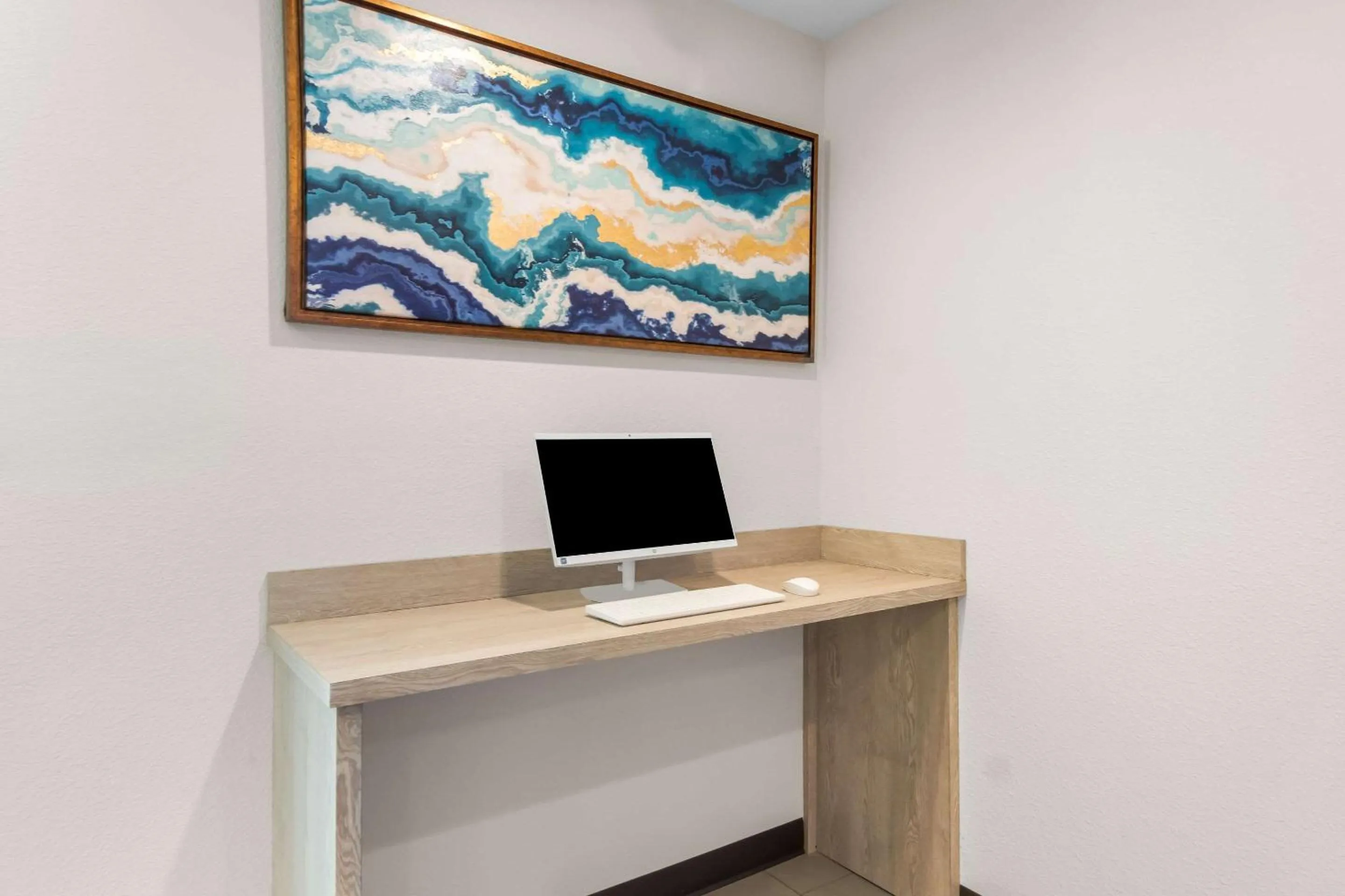 Business facilities in Clarion Pointe