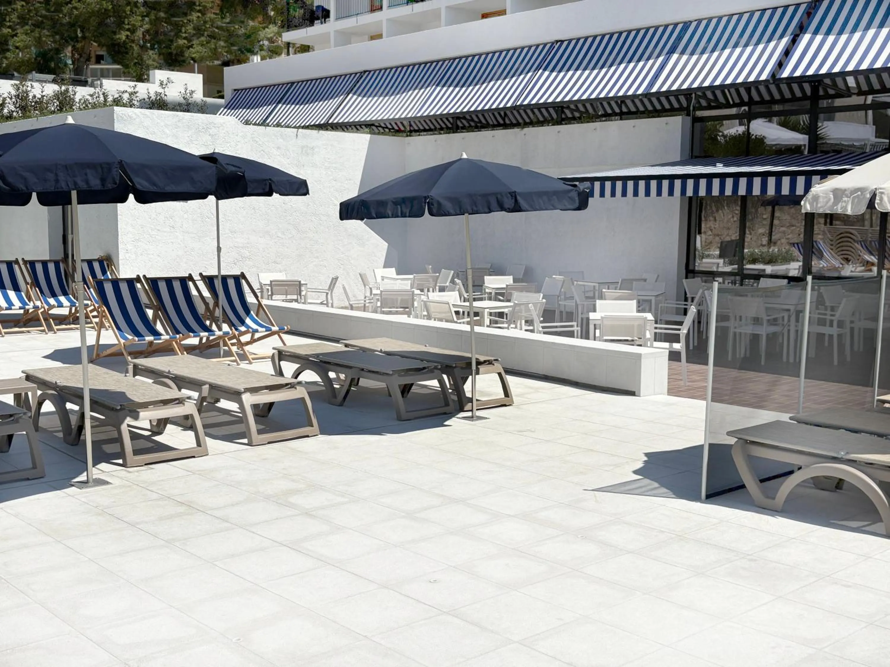 Facade/entrance in Hotel SunClub CalaVinya - Adults Recommended