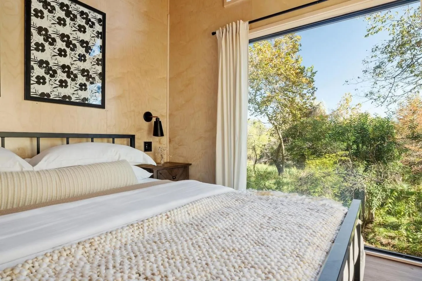 Bed in Onera Fredericksburg