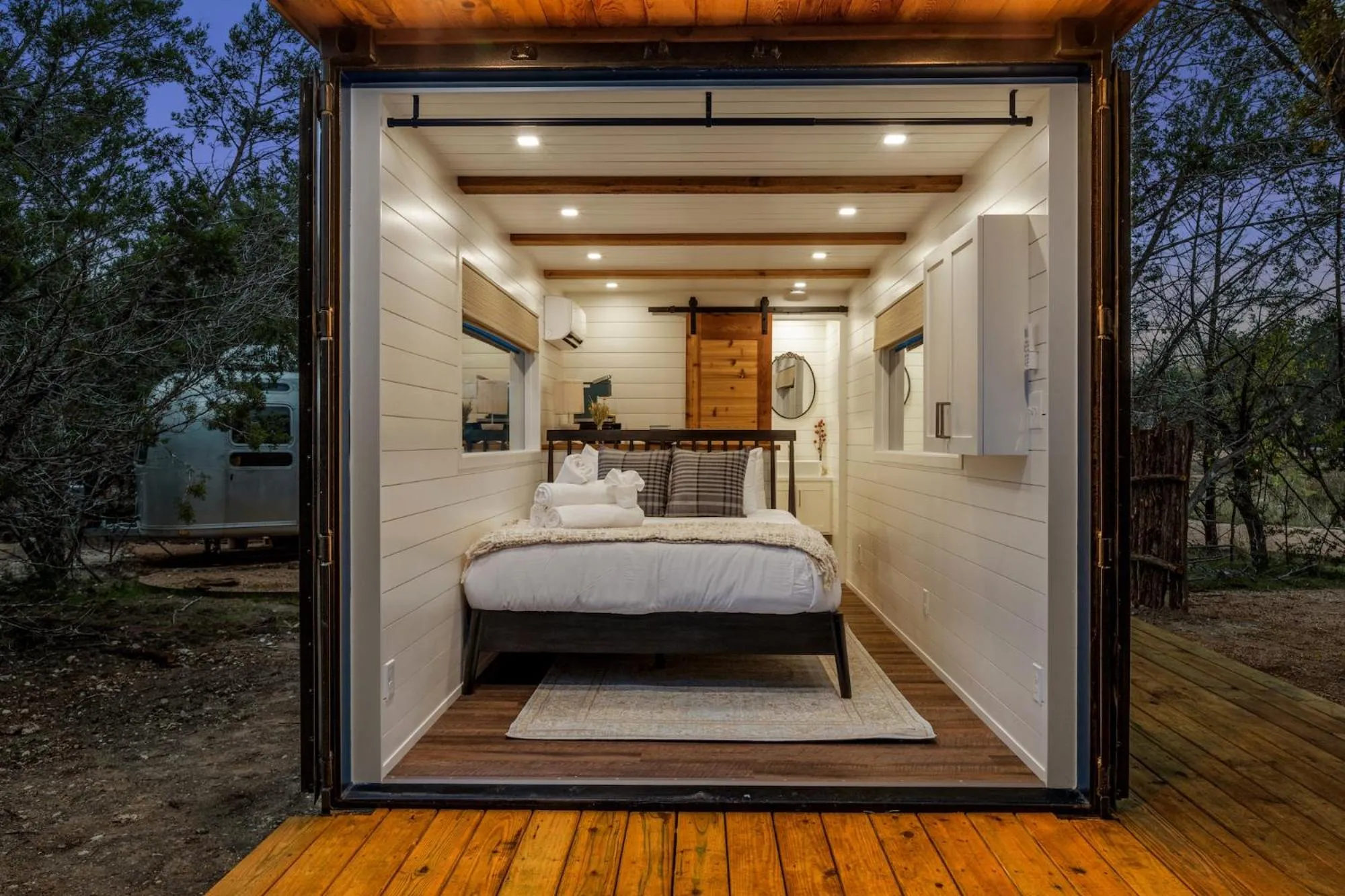 Patio, Bed in Onera Fredericksburg