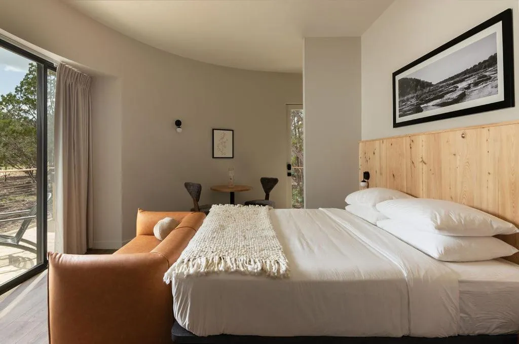 Bedroom, Bed in Onera Fredericksburg