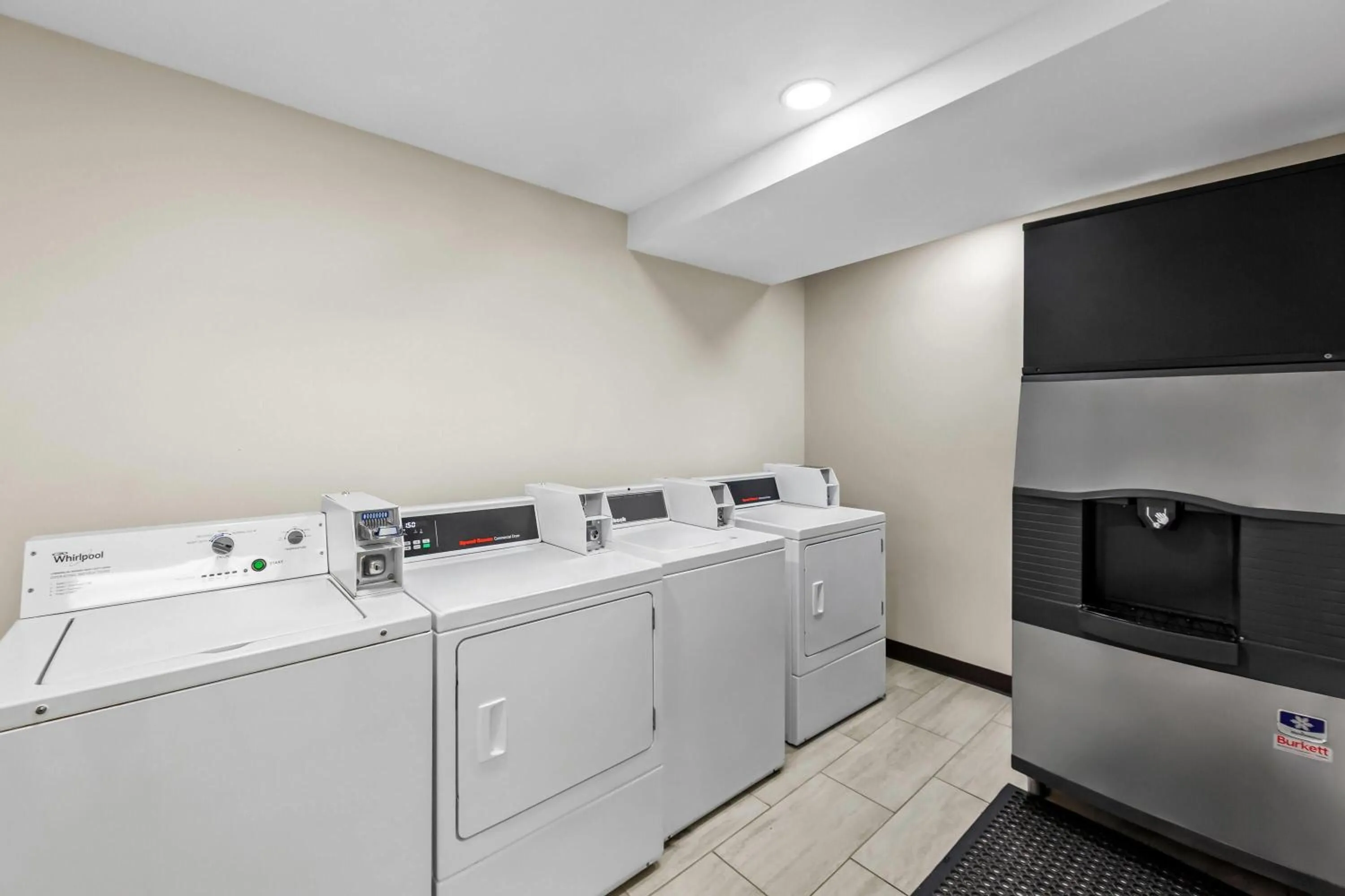 On site in Super 8 by Wyndham Marston