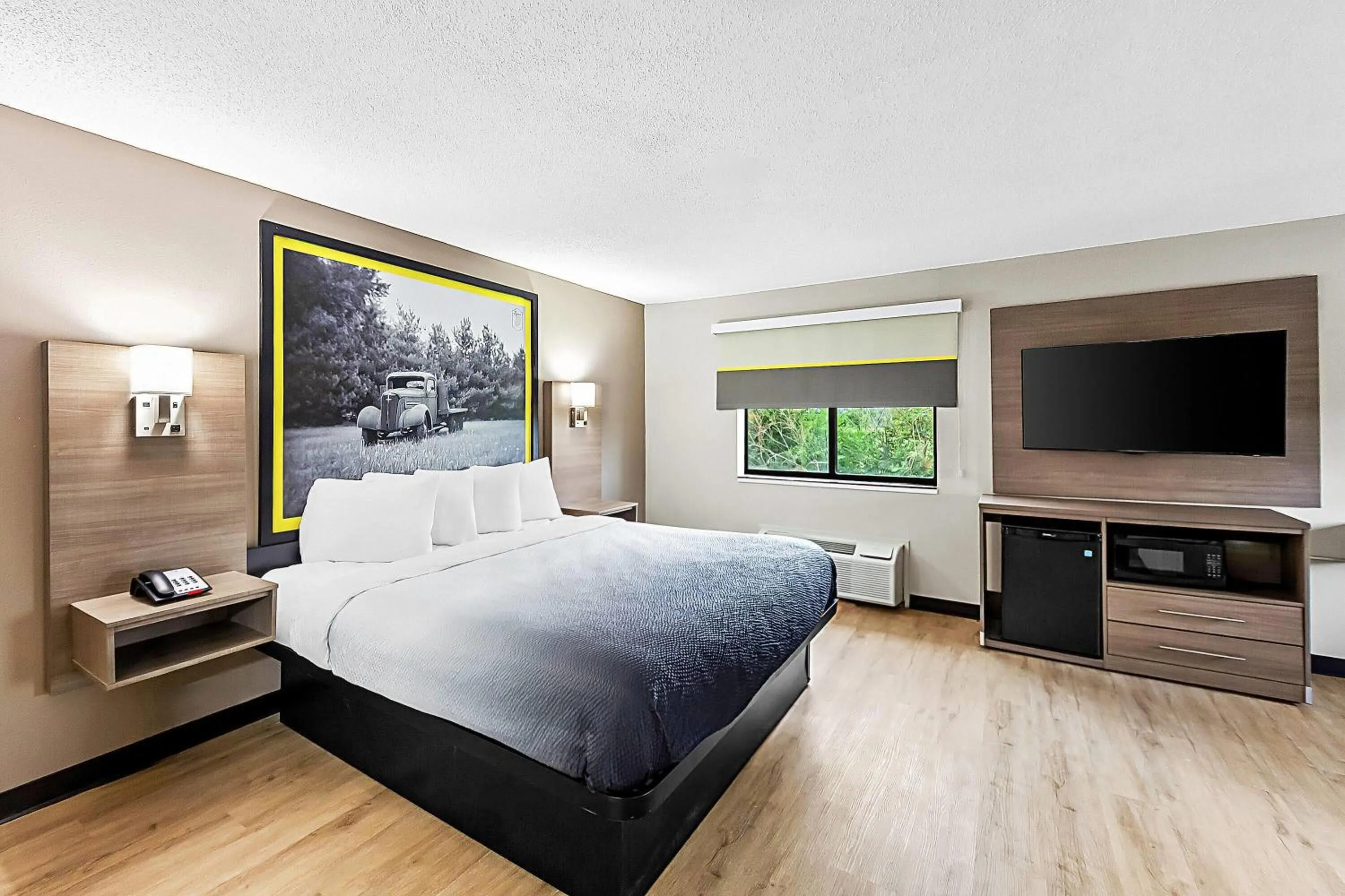 Bed in Super 8 by Wyndham Marston