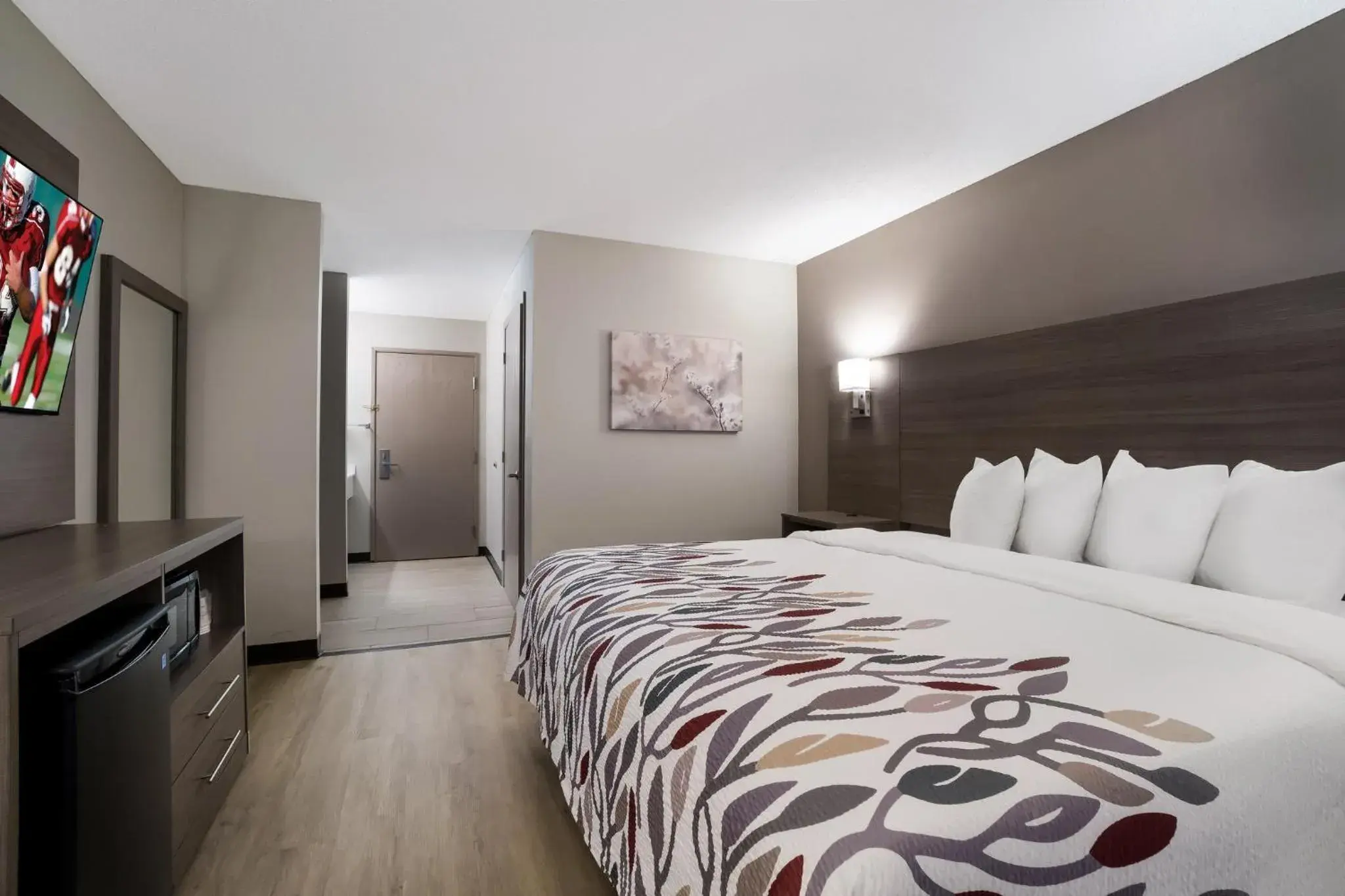 Deluxe King Room Disability Accessible Non-Smoking in Super 8 by Wyndham Marston Deluxe King Room Disability Accessible Non-Smoking in Super 8 by Wyndham Marston