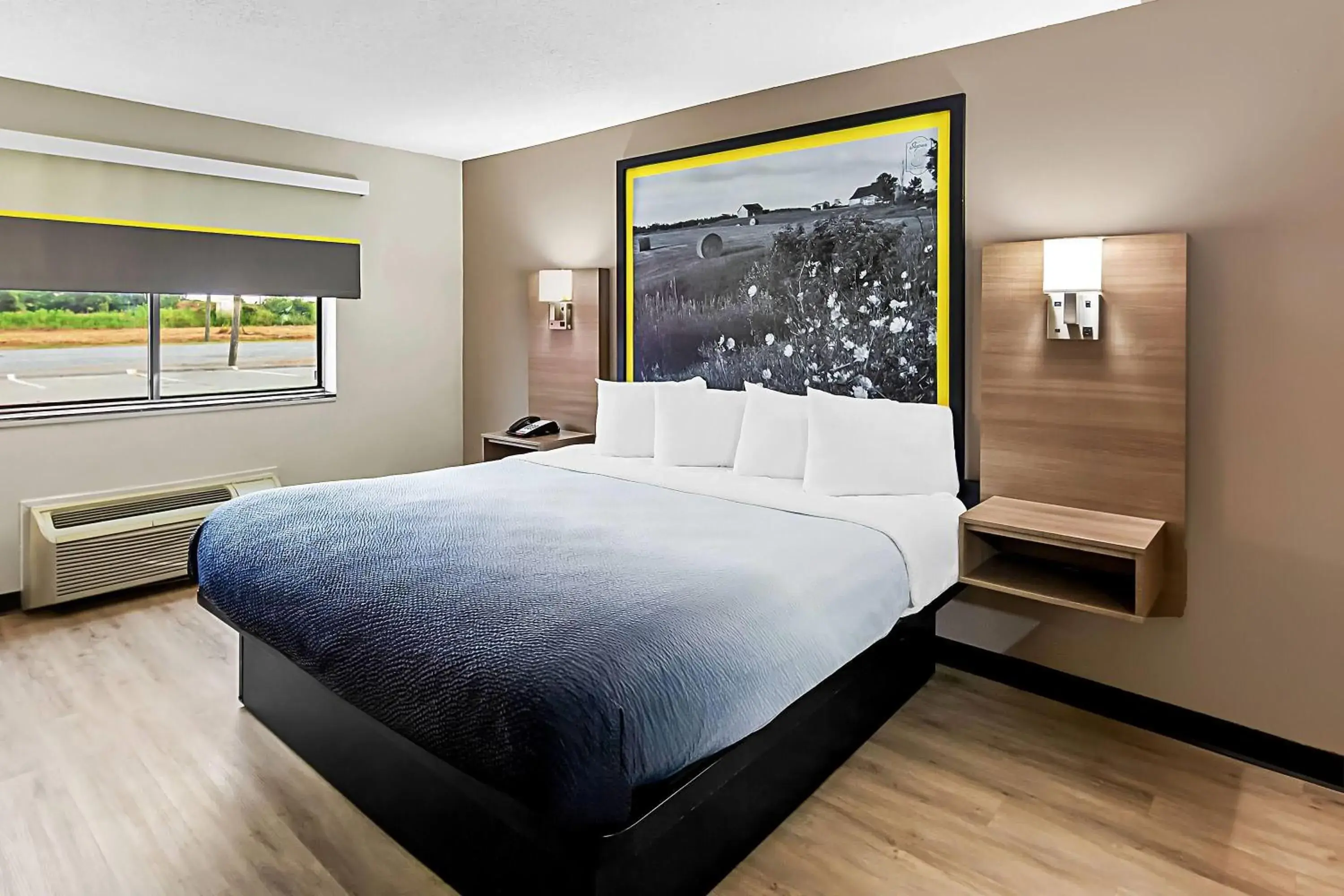 King Room - Non-Smoking in Super 8 by Wyndham Marston King Room - Non-Smoking in Super 8 by Wyndham Marston