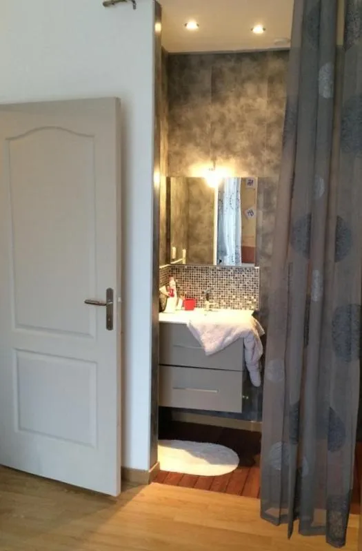 Bathroom, Bed in Chez Pierrette