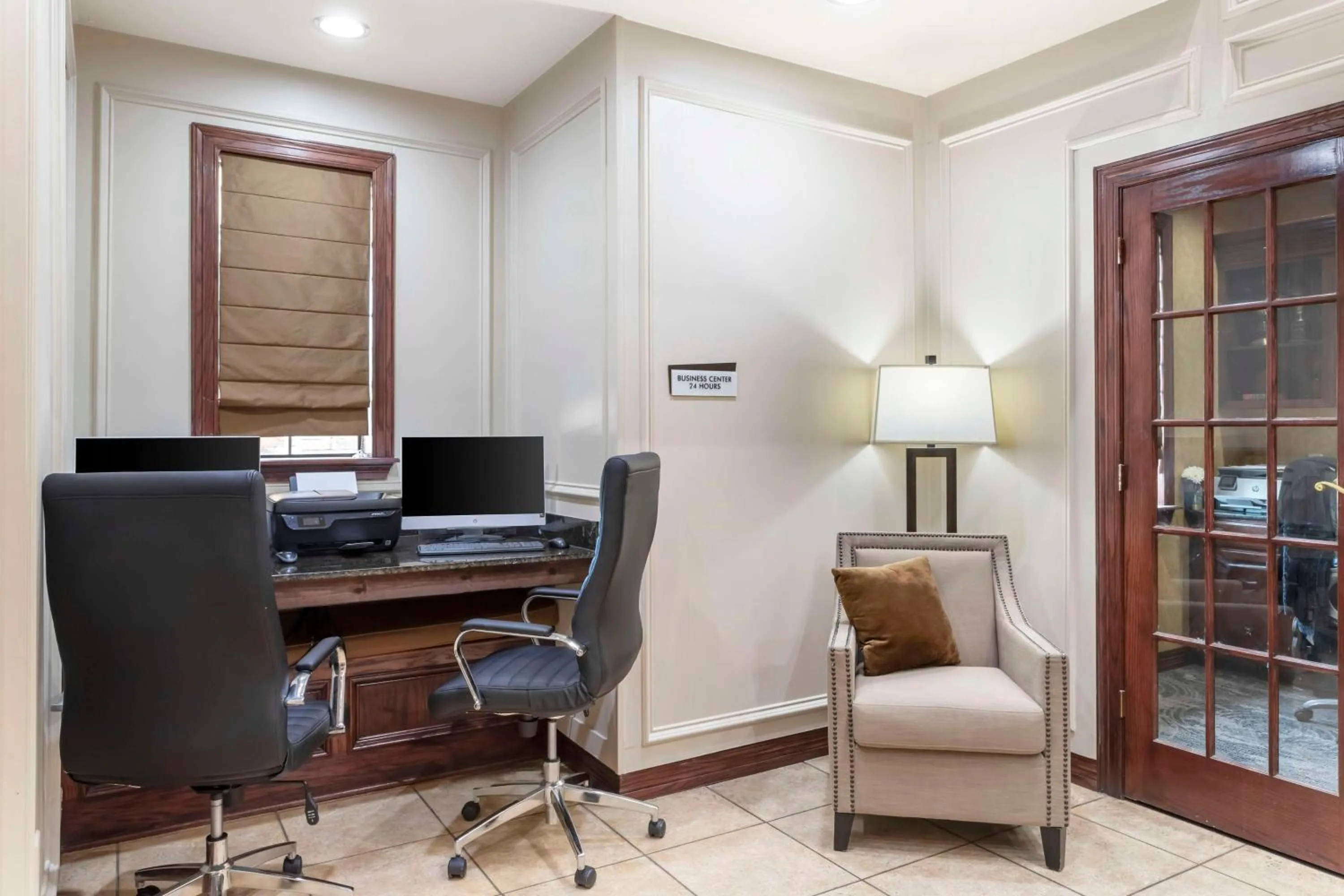 Business facilities in Best Western Plus Crown Colony Inn & Suites