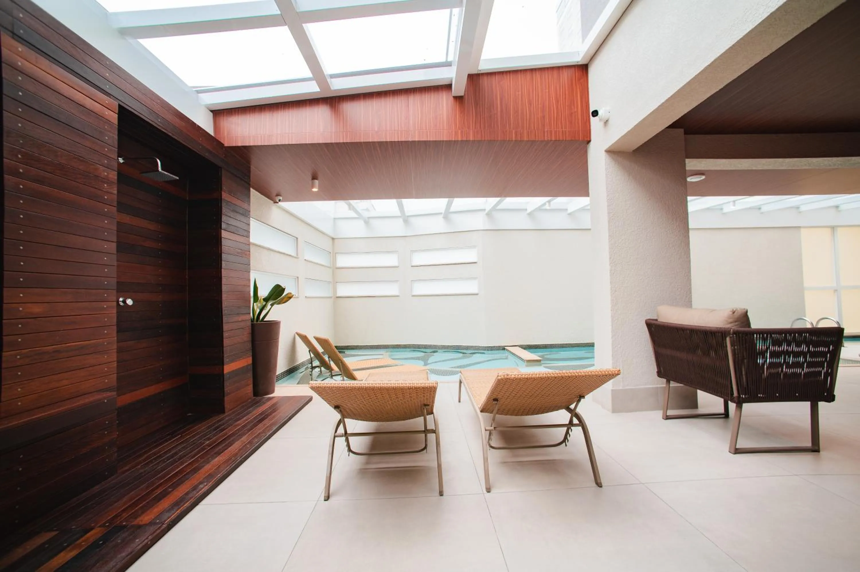 Seating area in Brut by Slaviero Hotéis