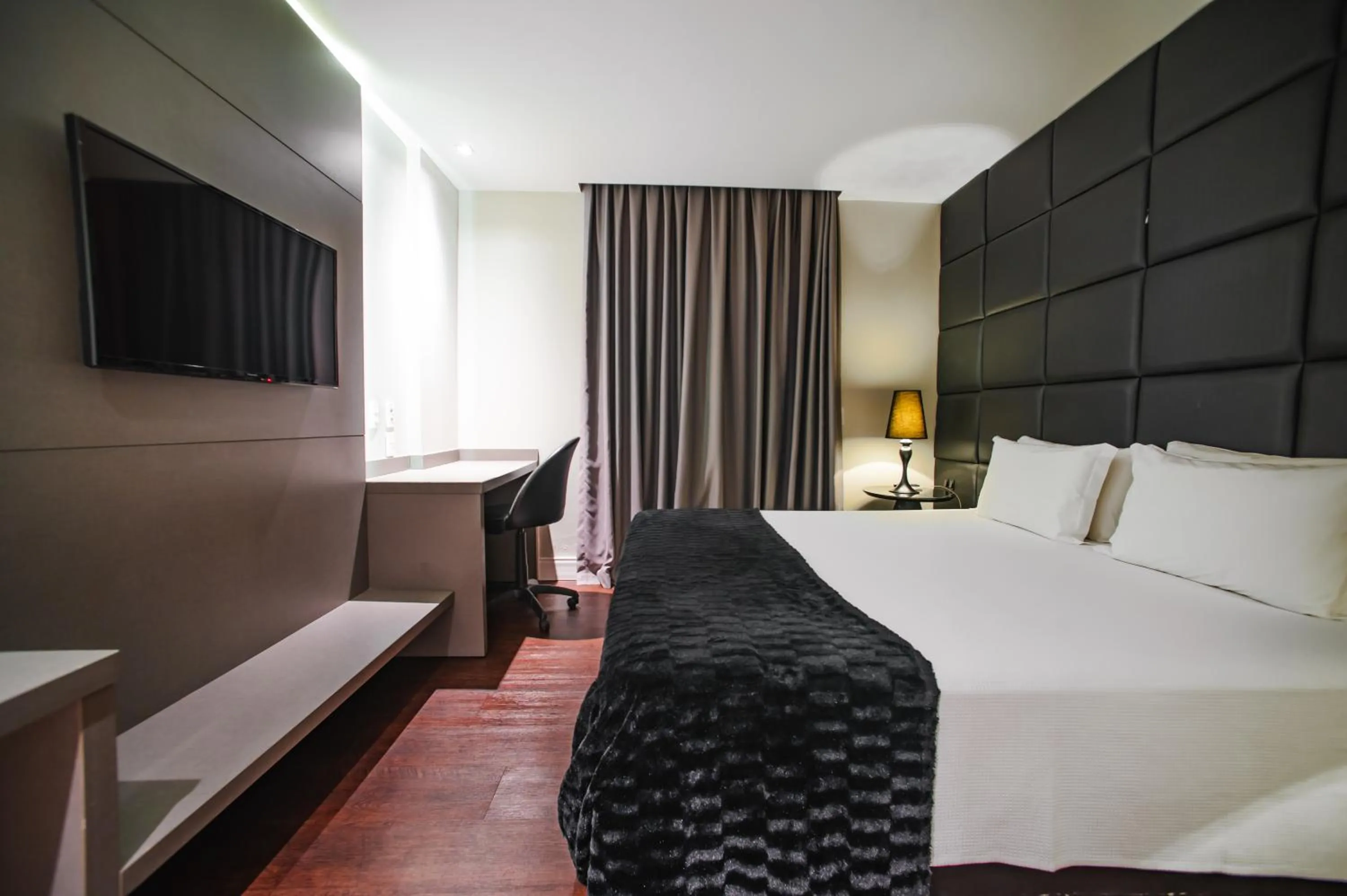 Bed in Brut by Slaviero Hotéis