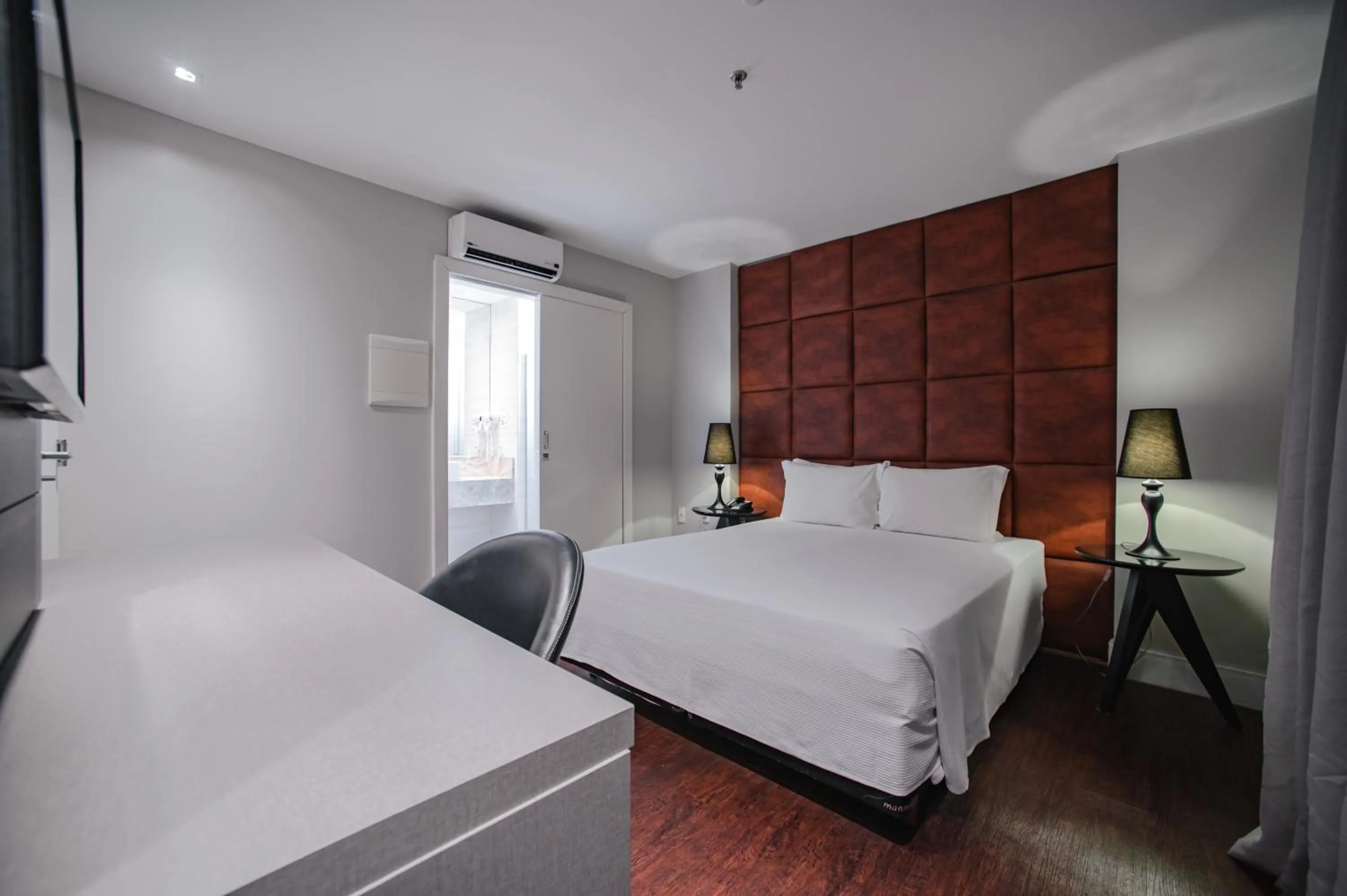 Bed in Brut by Slaviero Hotéis